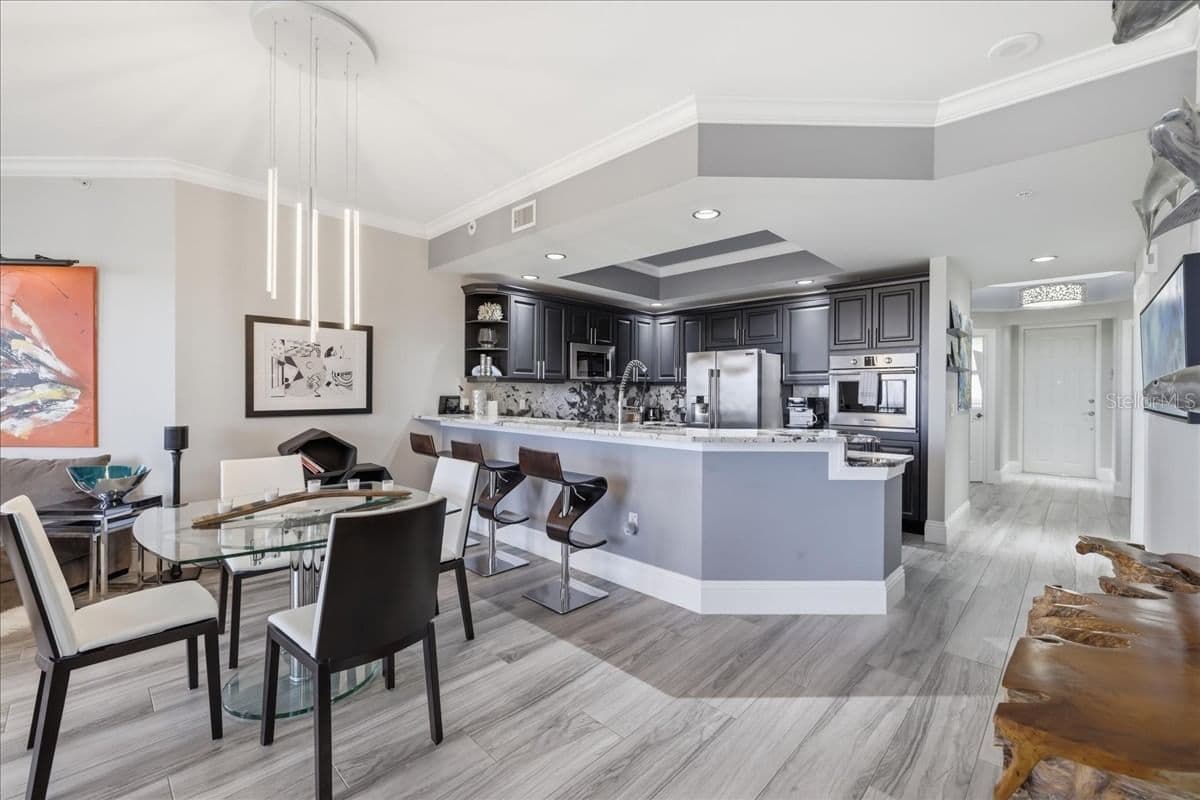 Photo 5 of 14300 RIVA DEL LAGO