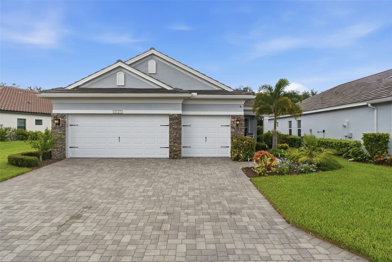 3121 HERITAGE PINES