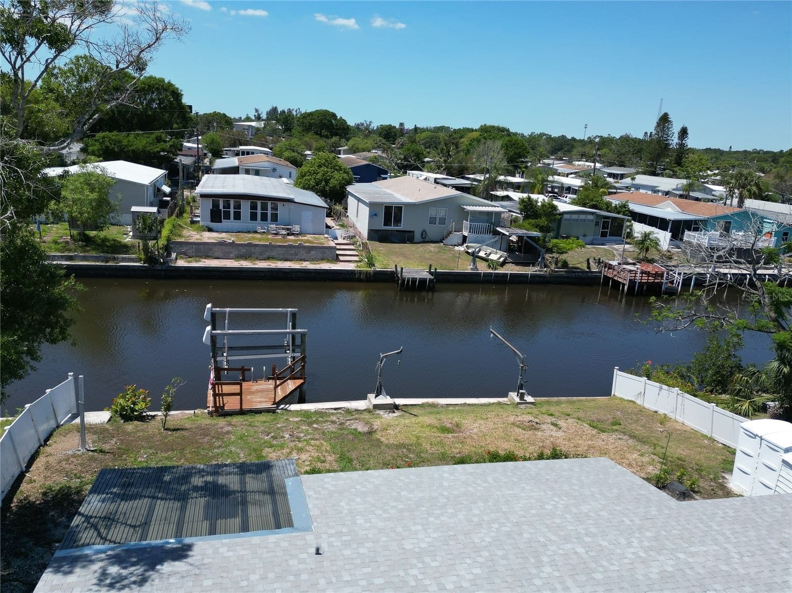 Photo 4 of 5812 LIVERPOOL Drive