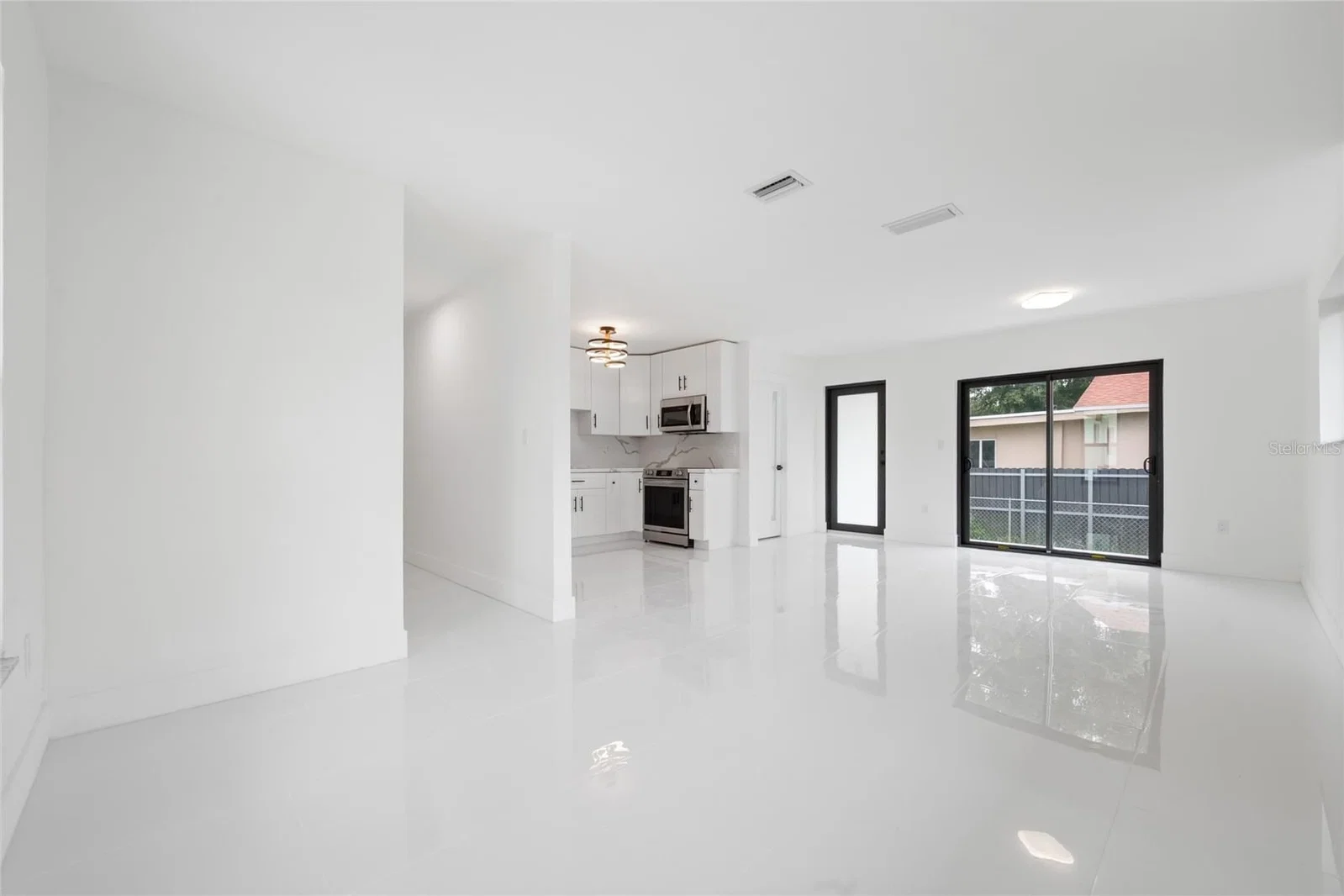 Photo 5 of 1112 11TH Avenue