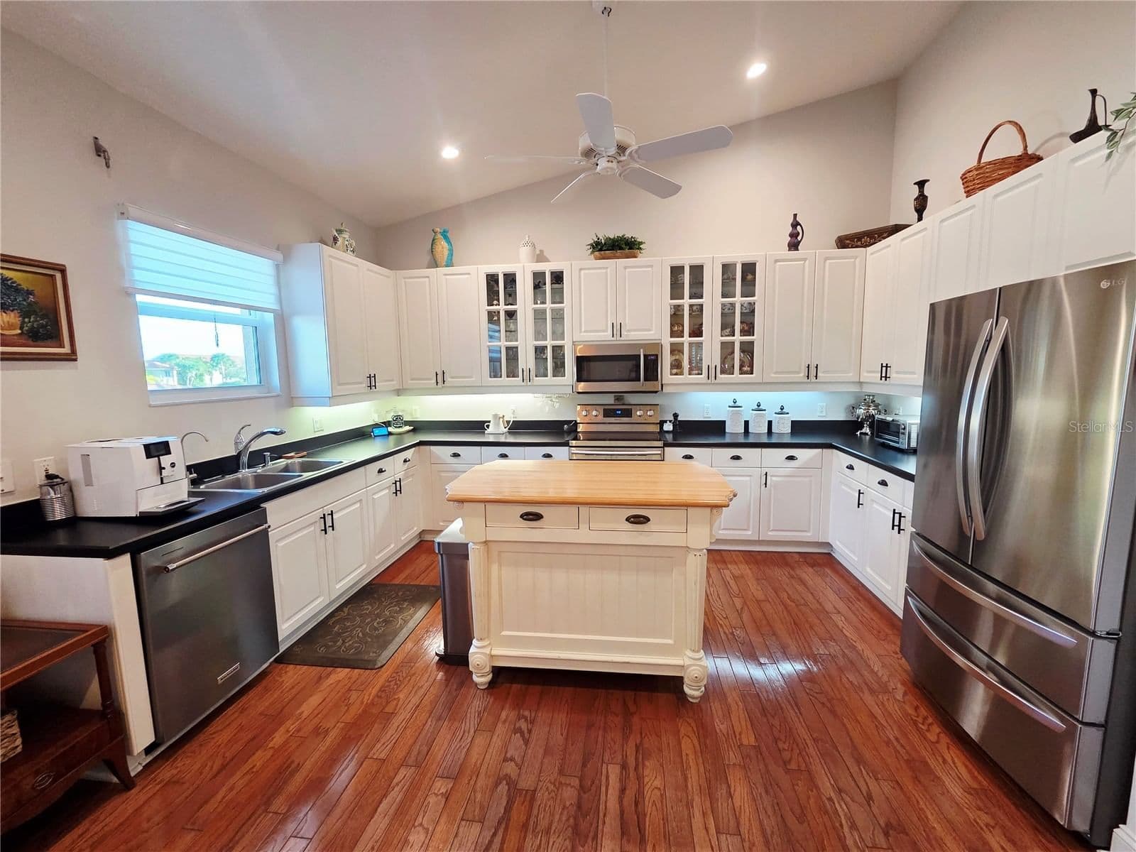 6775 HUNTINGTON LAKES