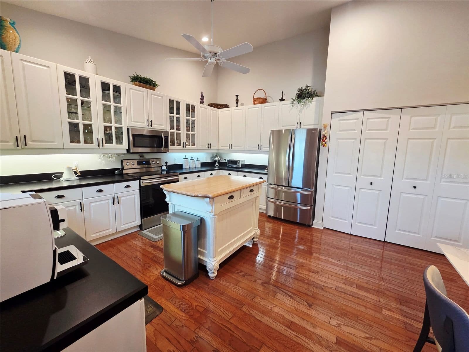 6775 HUNTINGTON LAKES