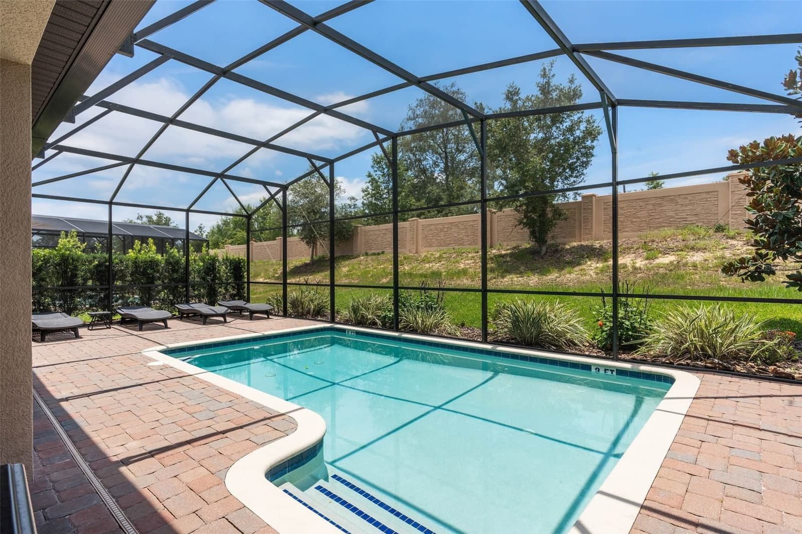 1476 MOON VALLEY