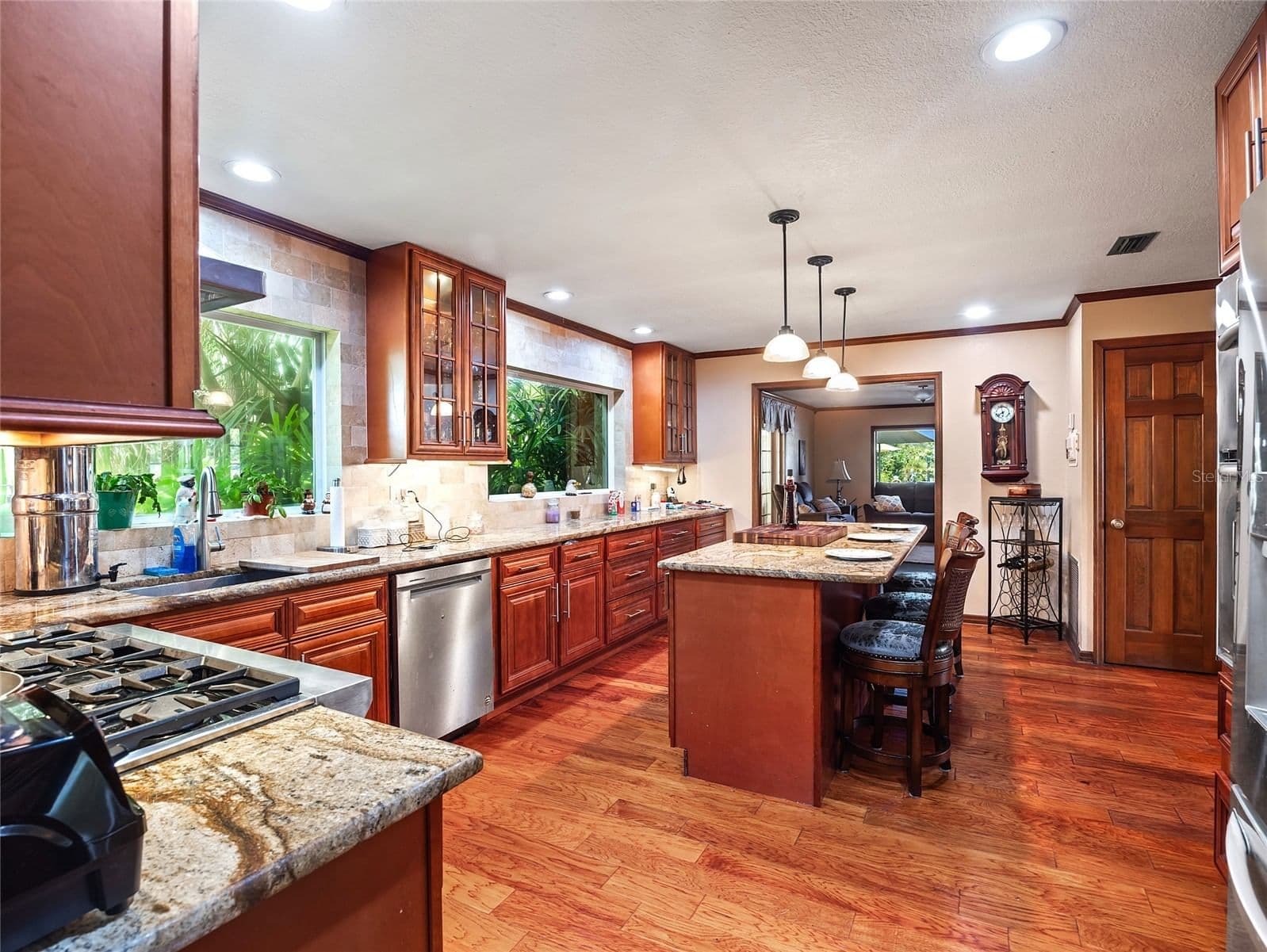 15733 TOWER VIEW