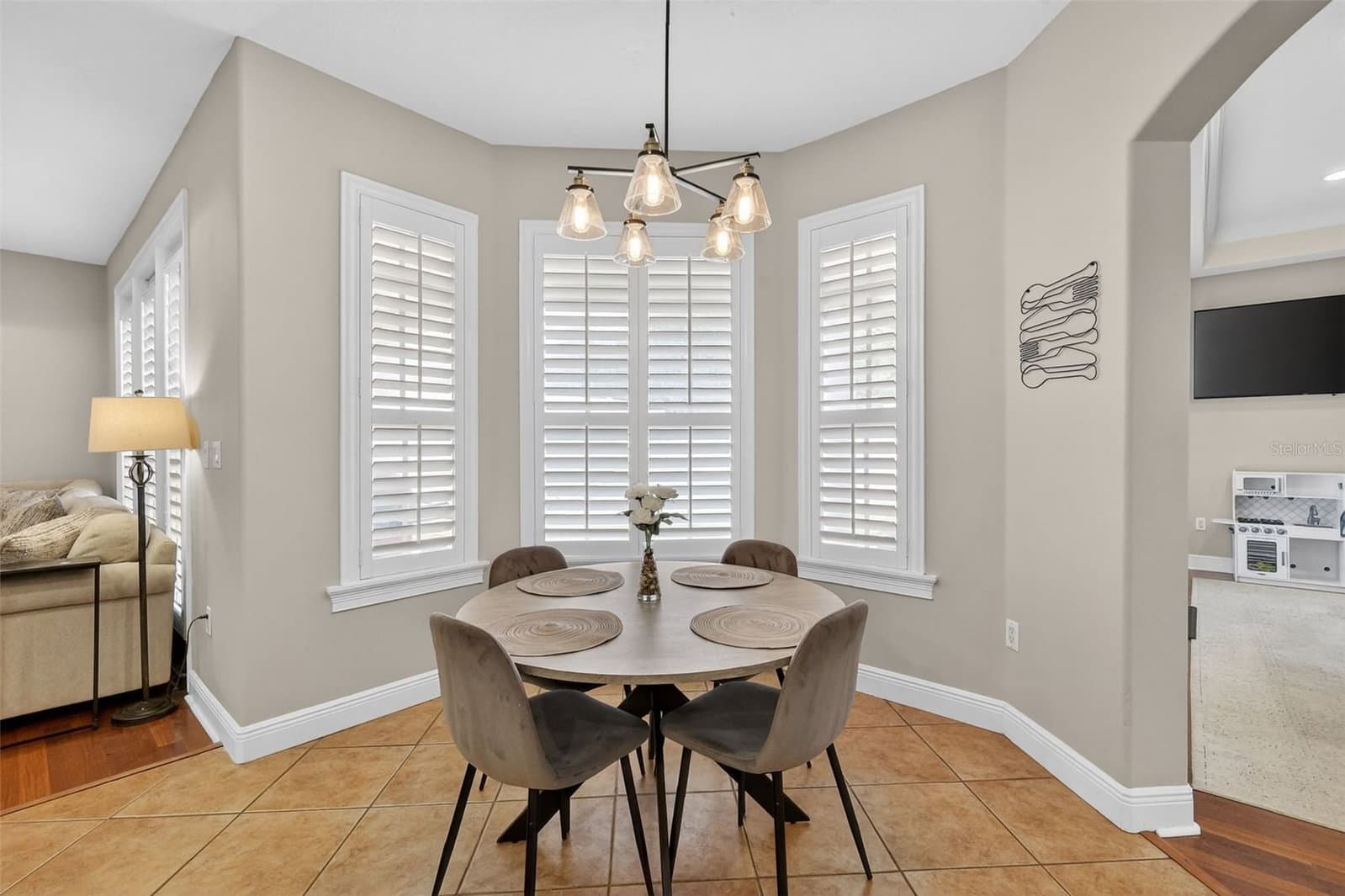 Photo 4 of 1245 SHORECREST CIR