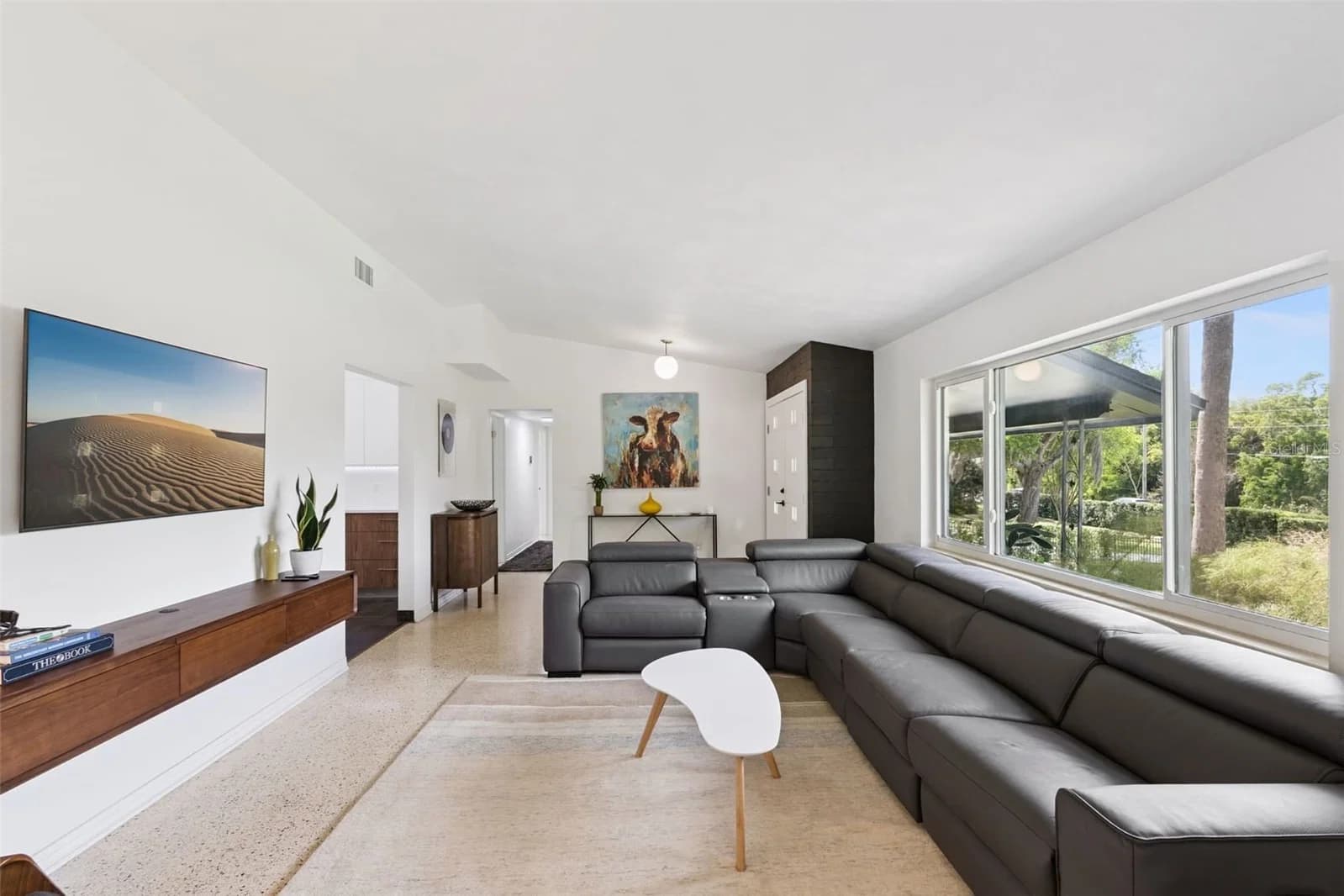 10426 LAKESHORE Drive