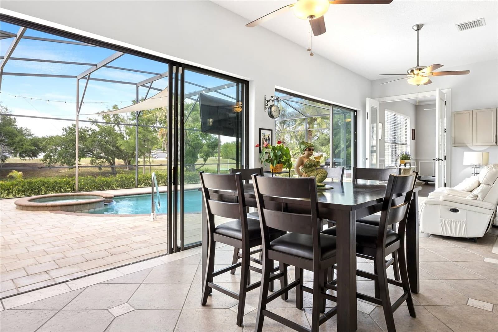 Photo 5 of 11325 PRESTON COVE