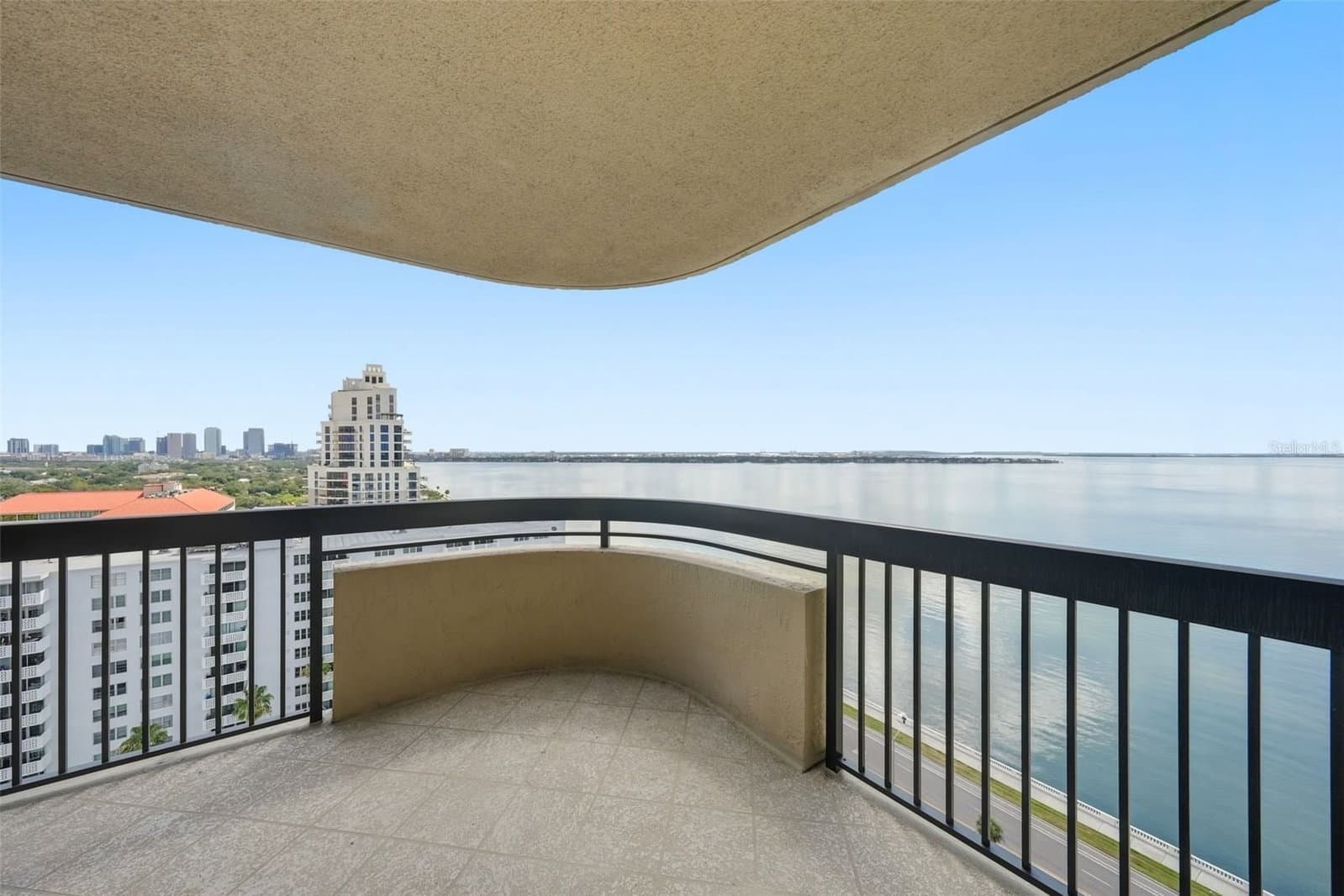 Photo 4 of 2413 BAYSHORE