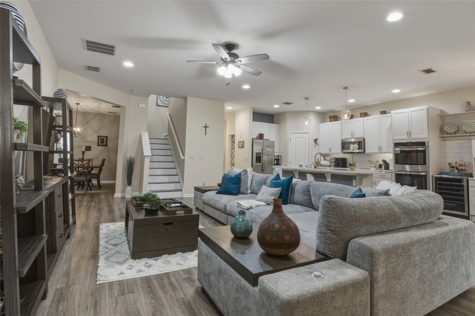 16742 ABBEY HILL