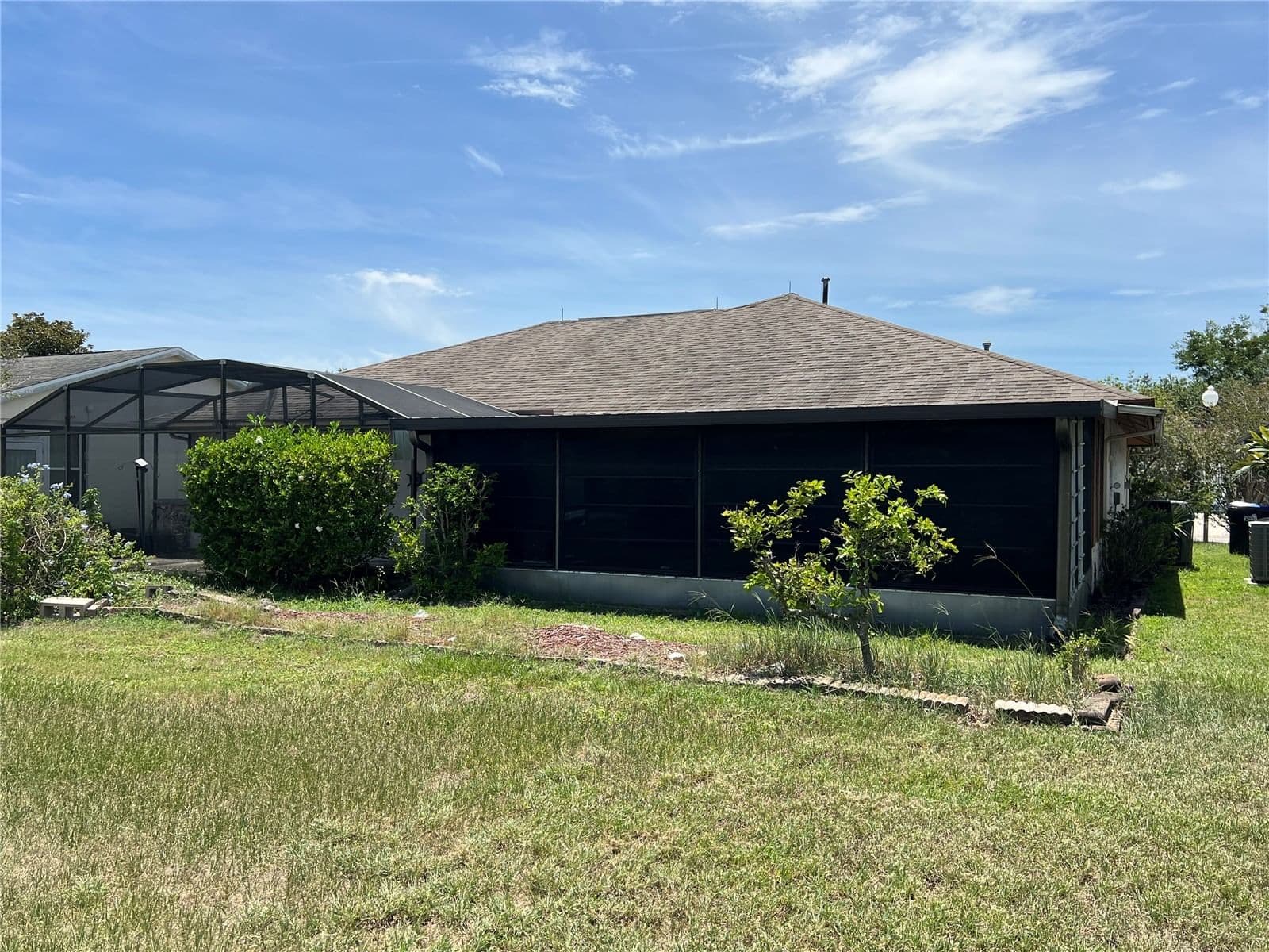 Photo 4 of 10738 LAZY LAKE DR