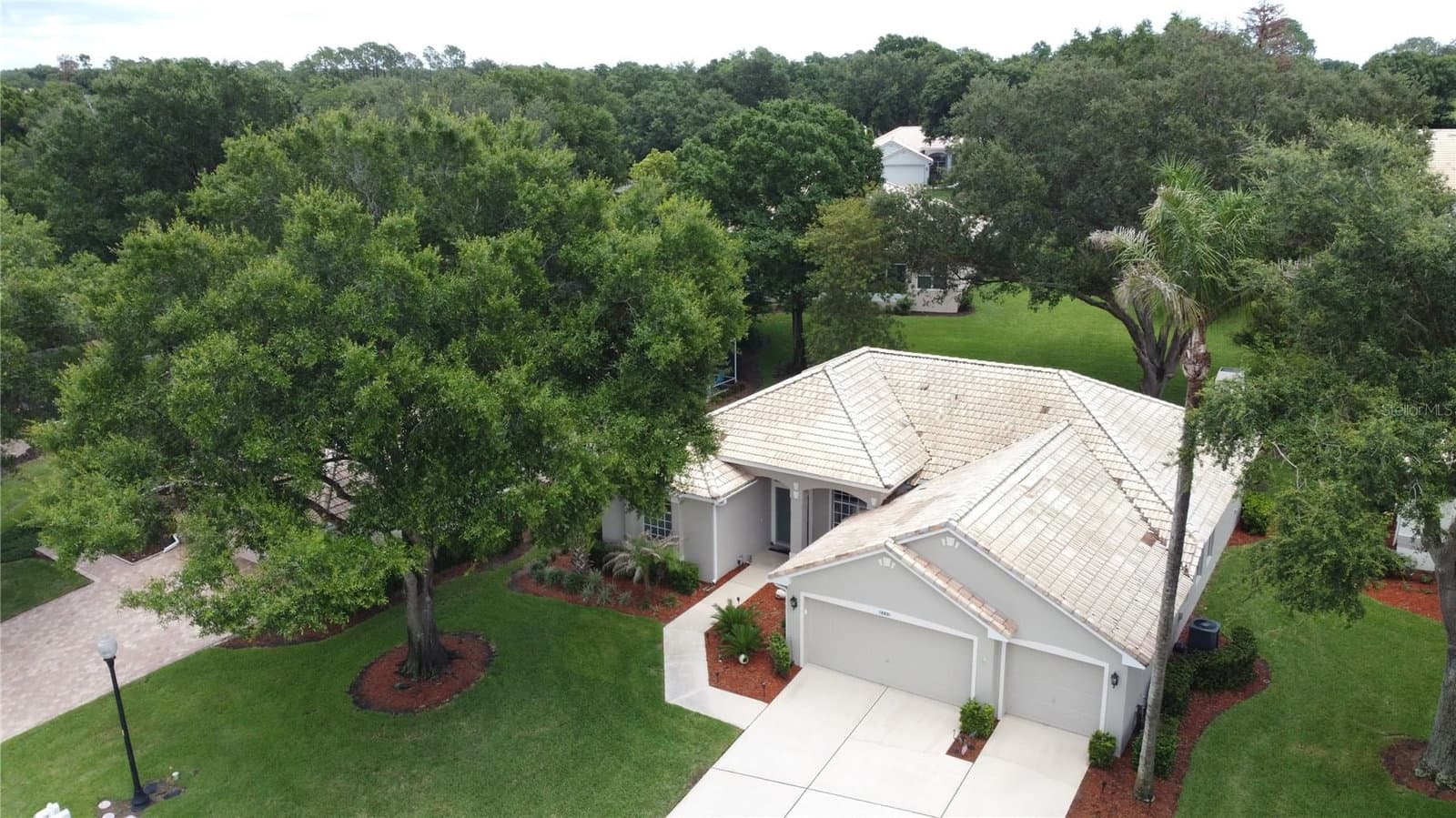2112 SAINT IVES
