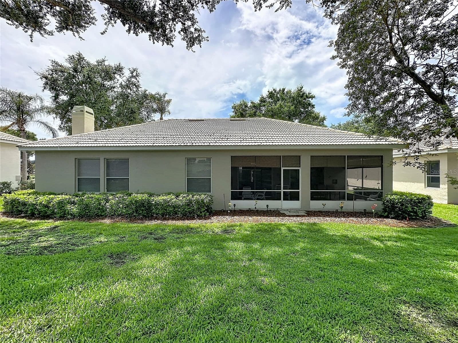 2112 SAINT IVES