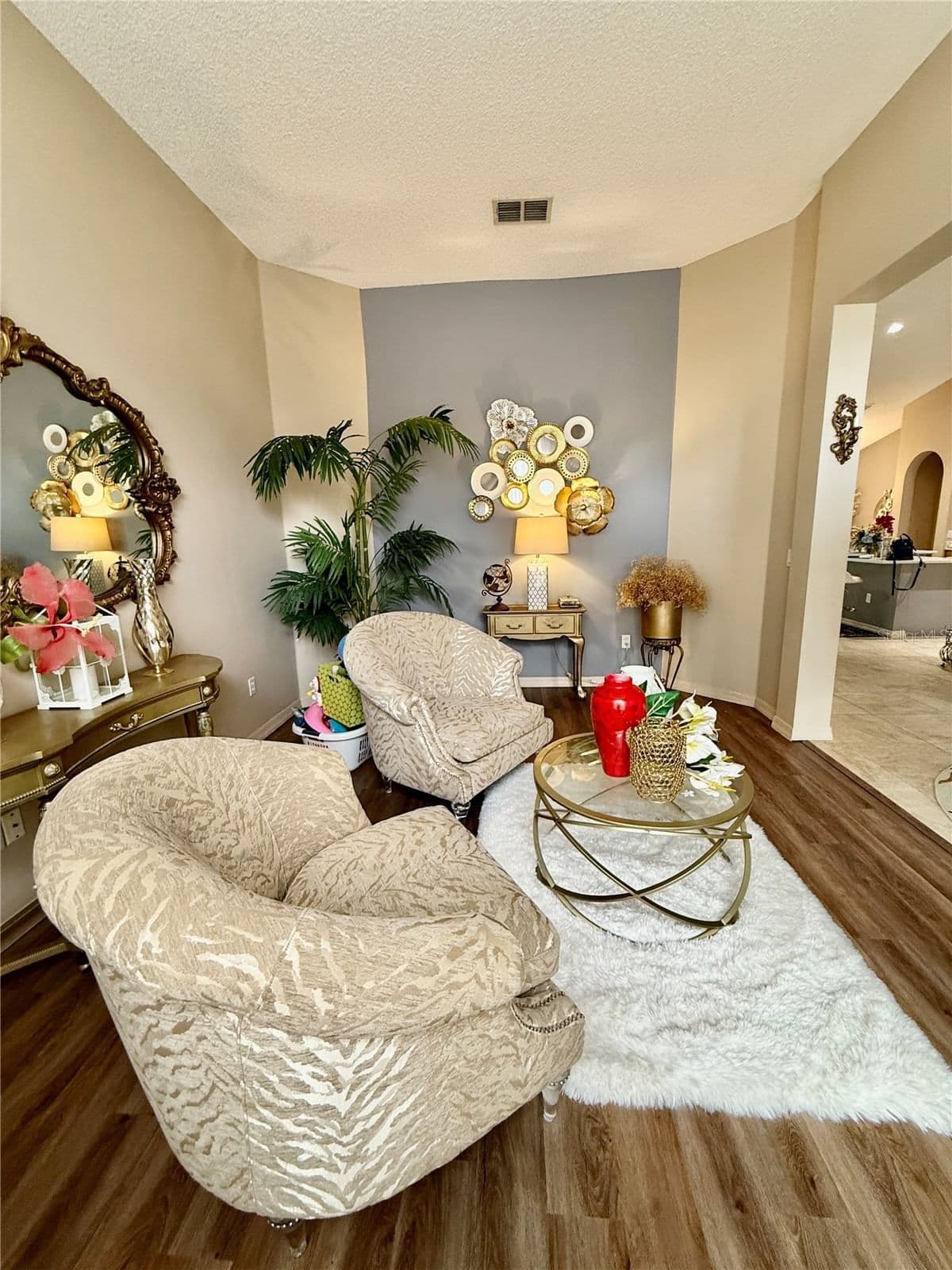 1748 FLORENCE VISTA
