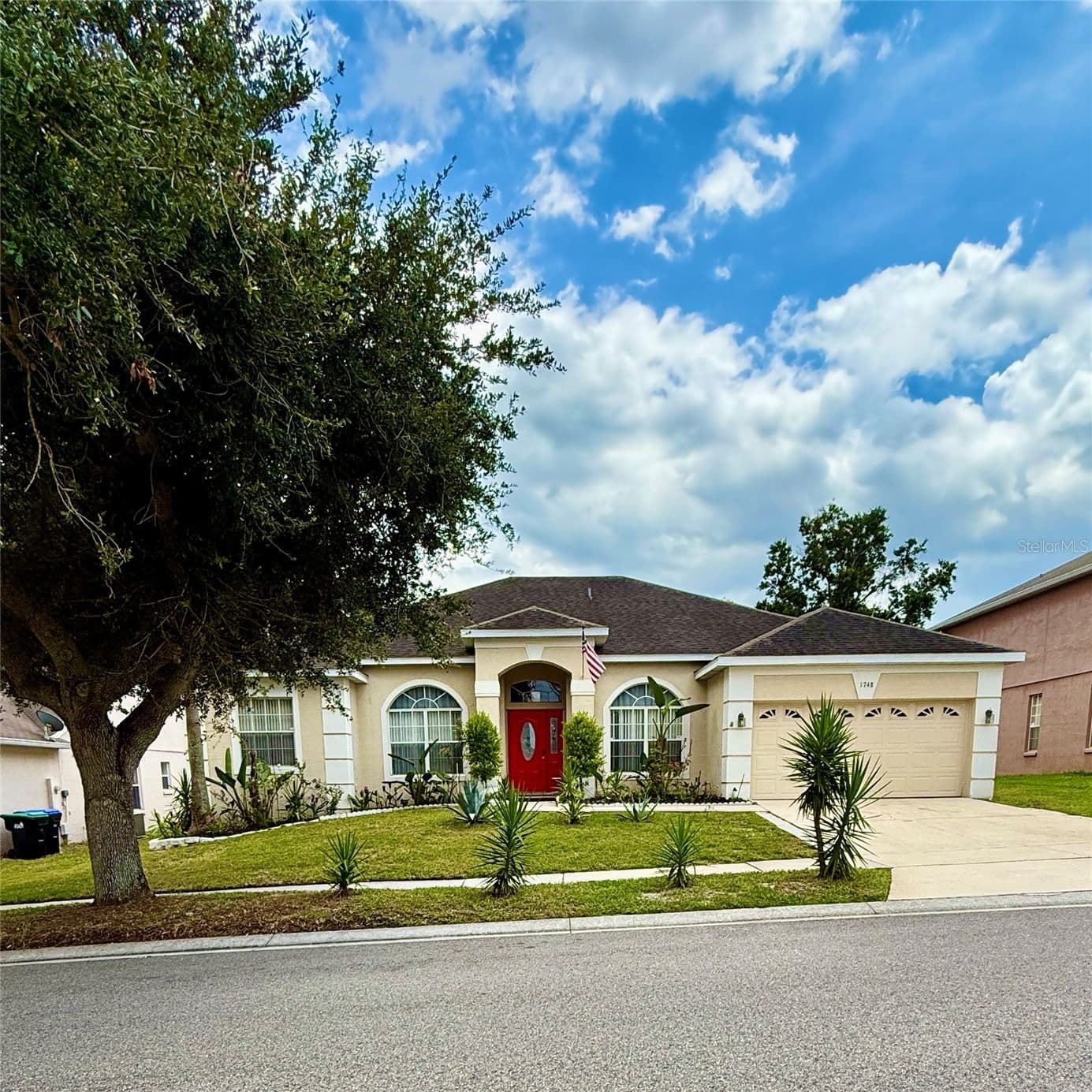 1748 FLORENCE VISTA