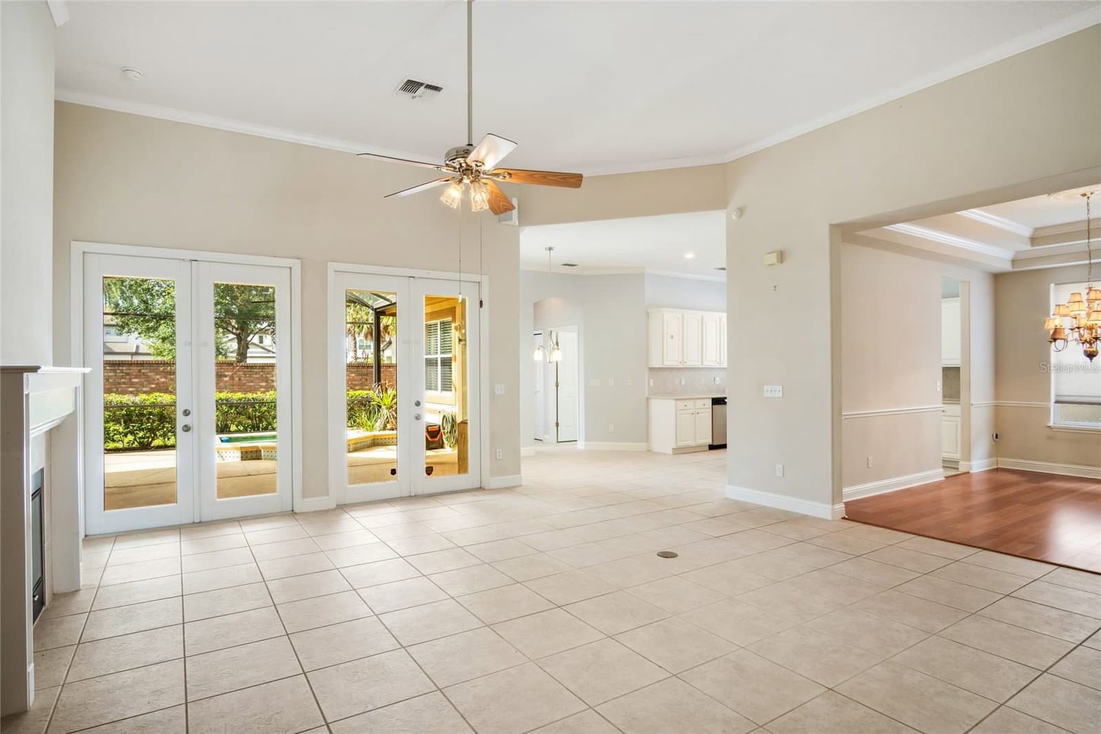 Photo 5 of 10734 WOODCHASE