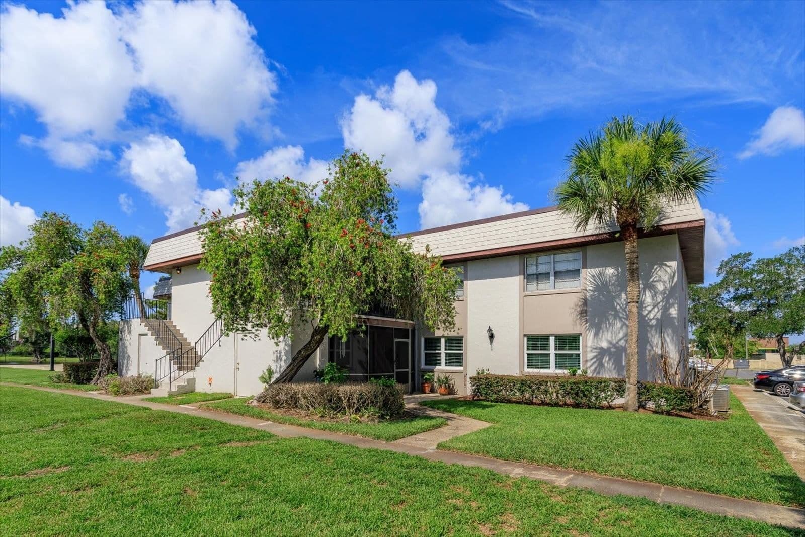 27 WINDTREE Lane #102