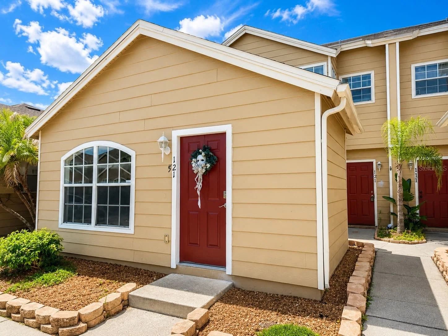 121 WASHINGTON PALM Loop