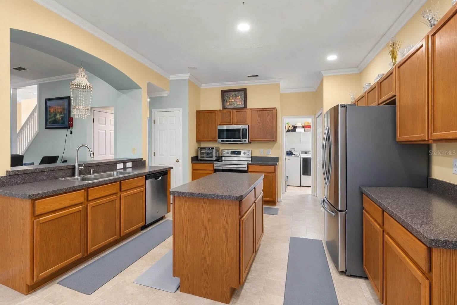 Photo 5 of 211 HUNT Street