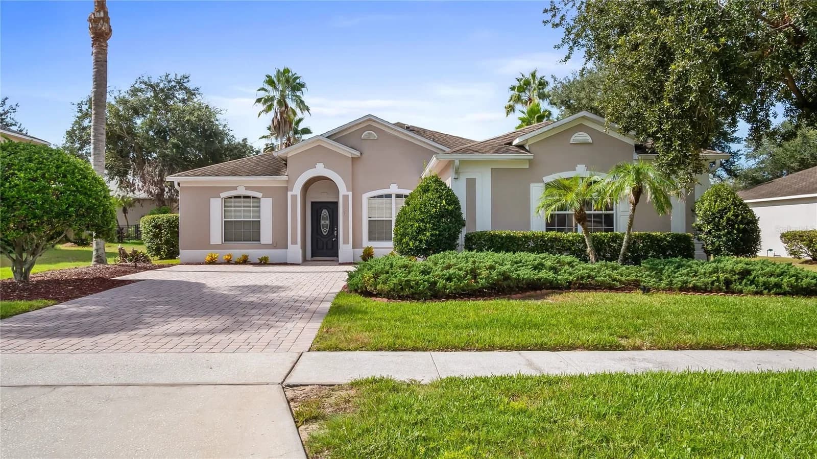 1093 HARMONY Lane