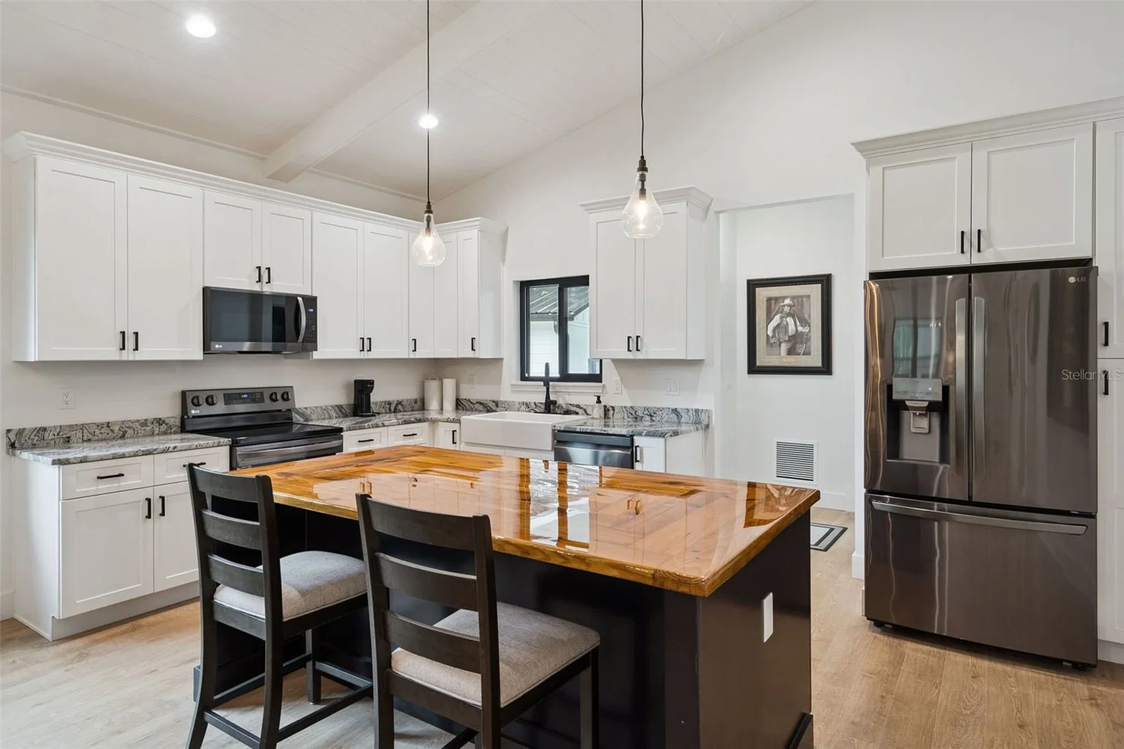 Photo 5 of 16623 OKLAHOMA Street