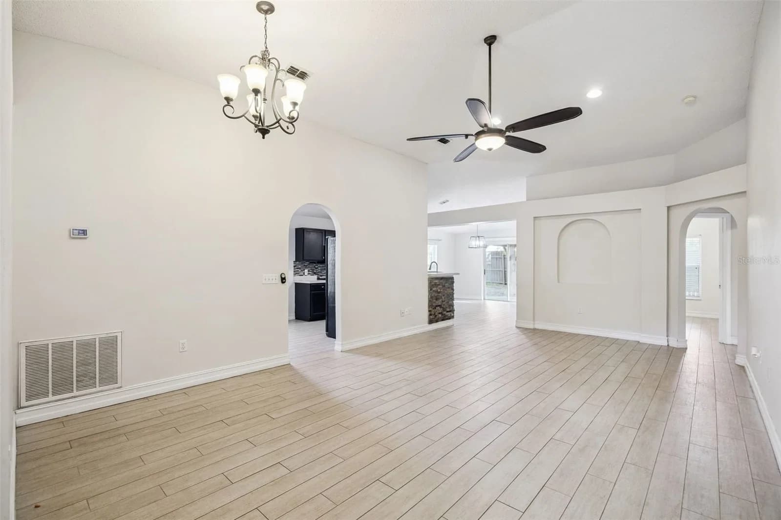 Photo 4 of 1612 MUIR Circle