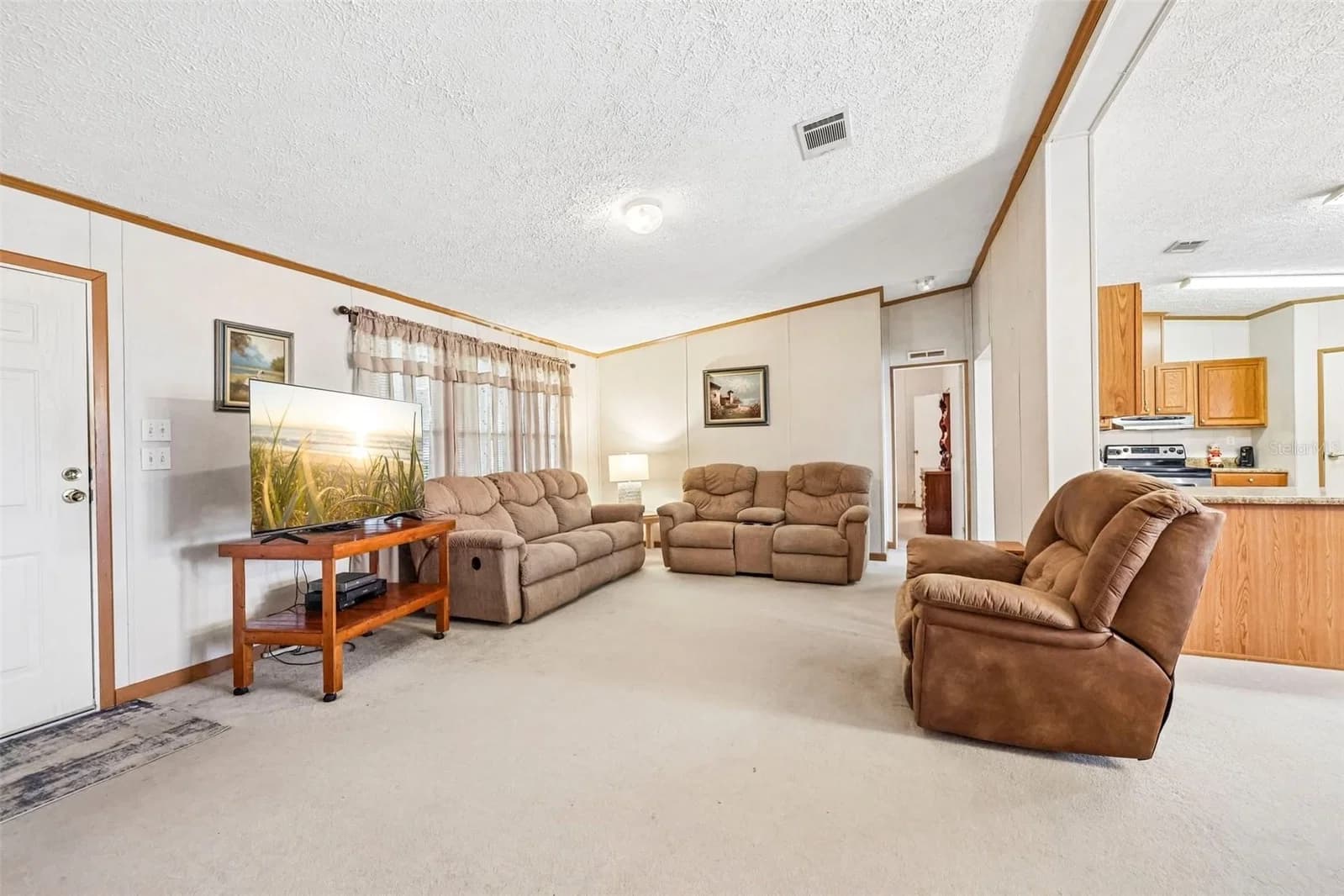 Photo 5 of 18582 BELVEDERE Road