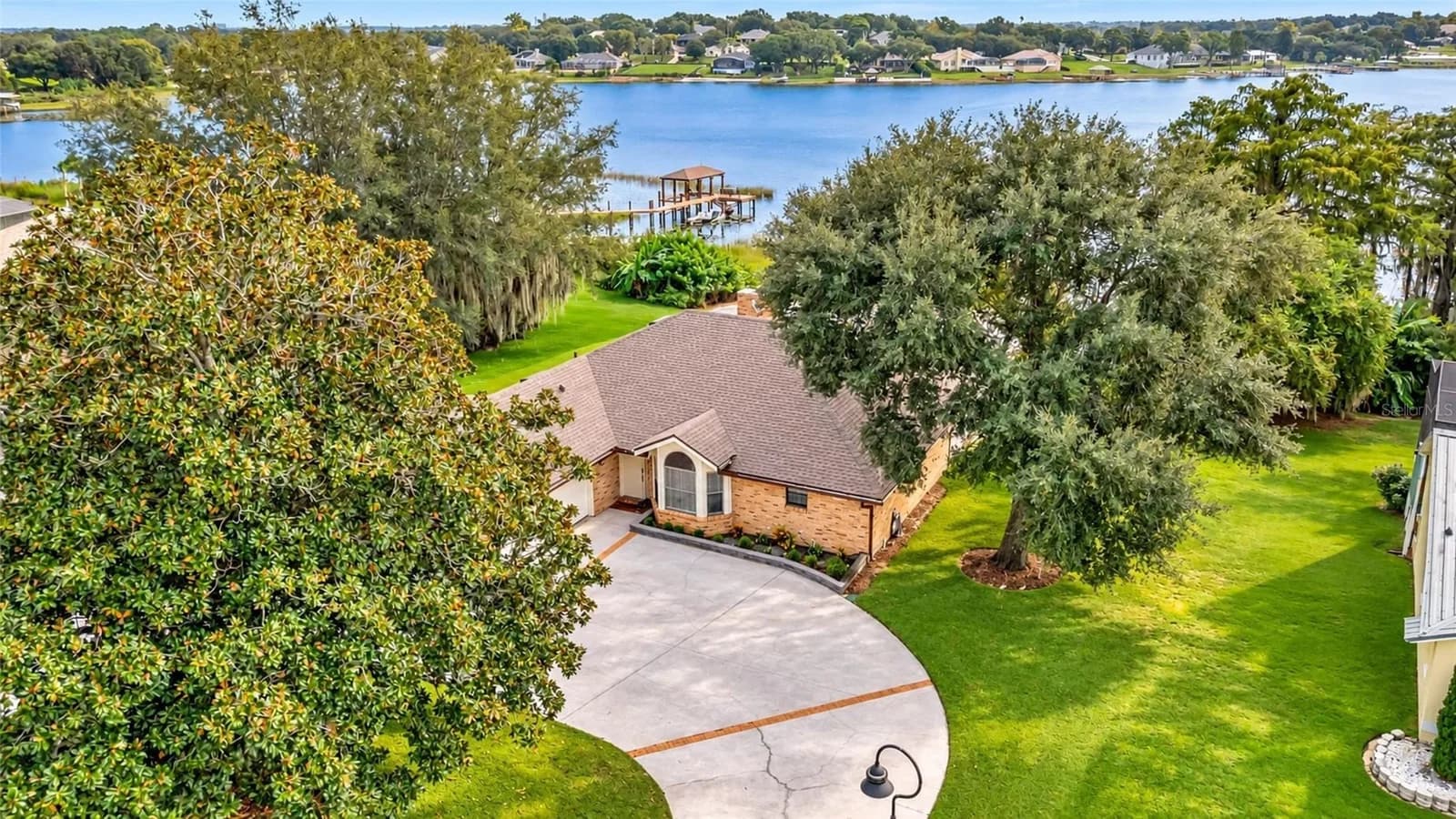 Photo 4 of 10598 LAKE HILL Drive