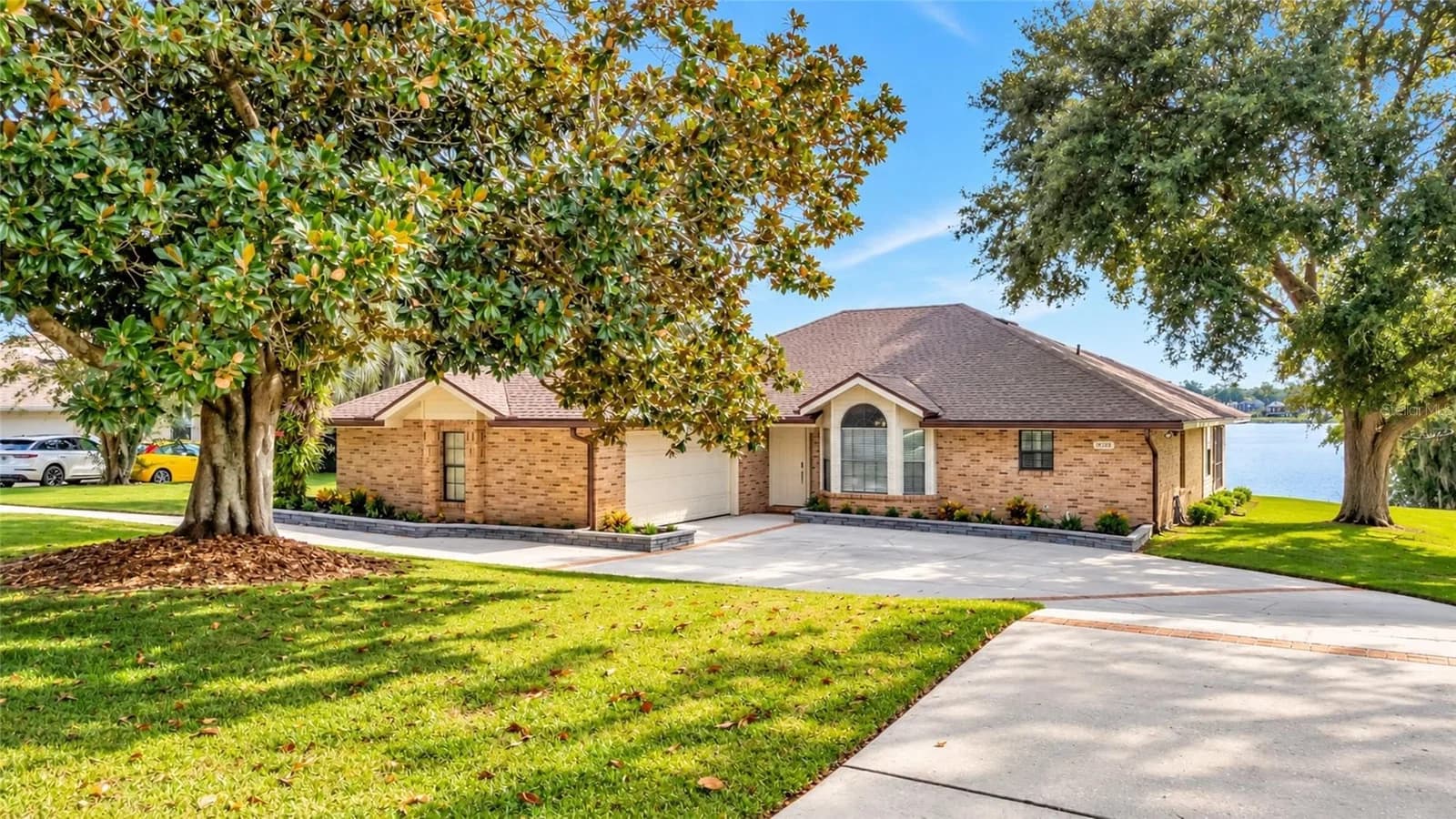 Photo 5 of 10598 LAKE HILL Drive