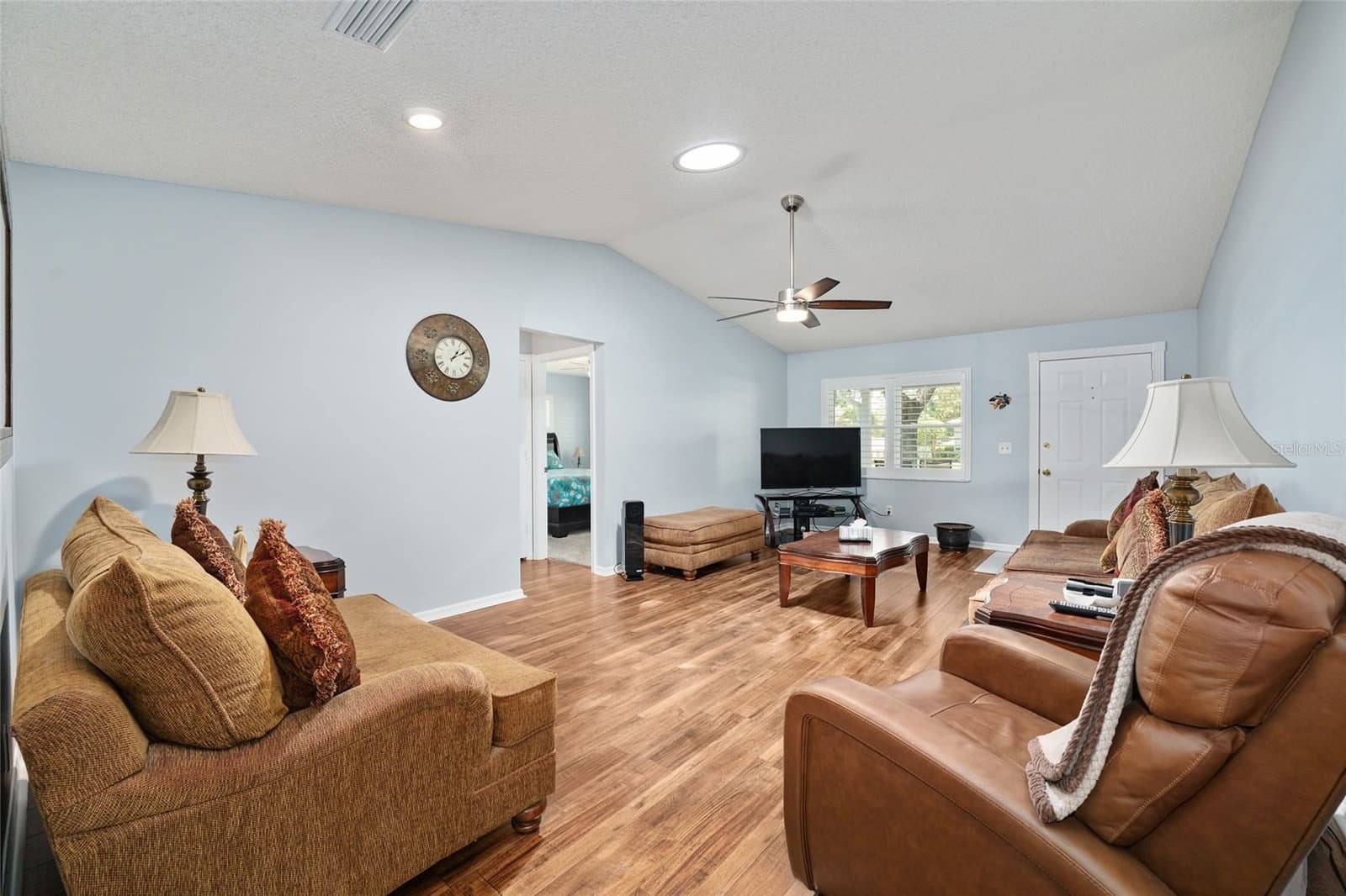 Photo 4 of 9820 89TH
