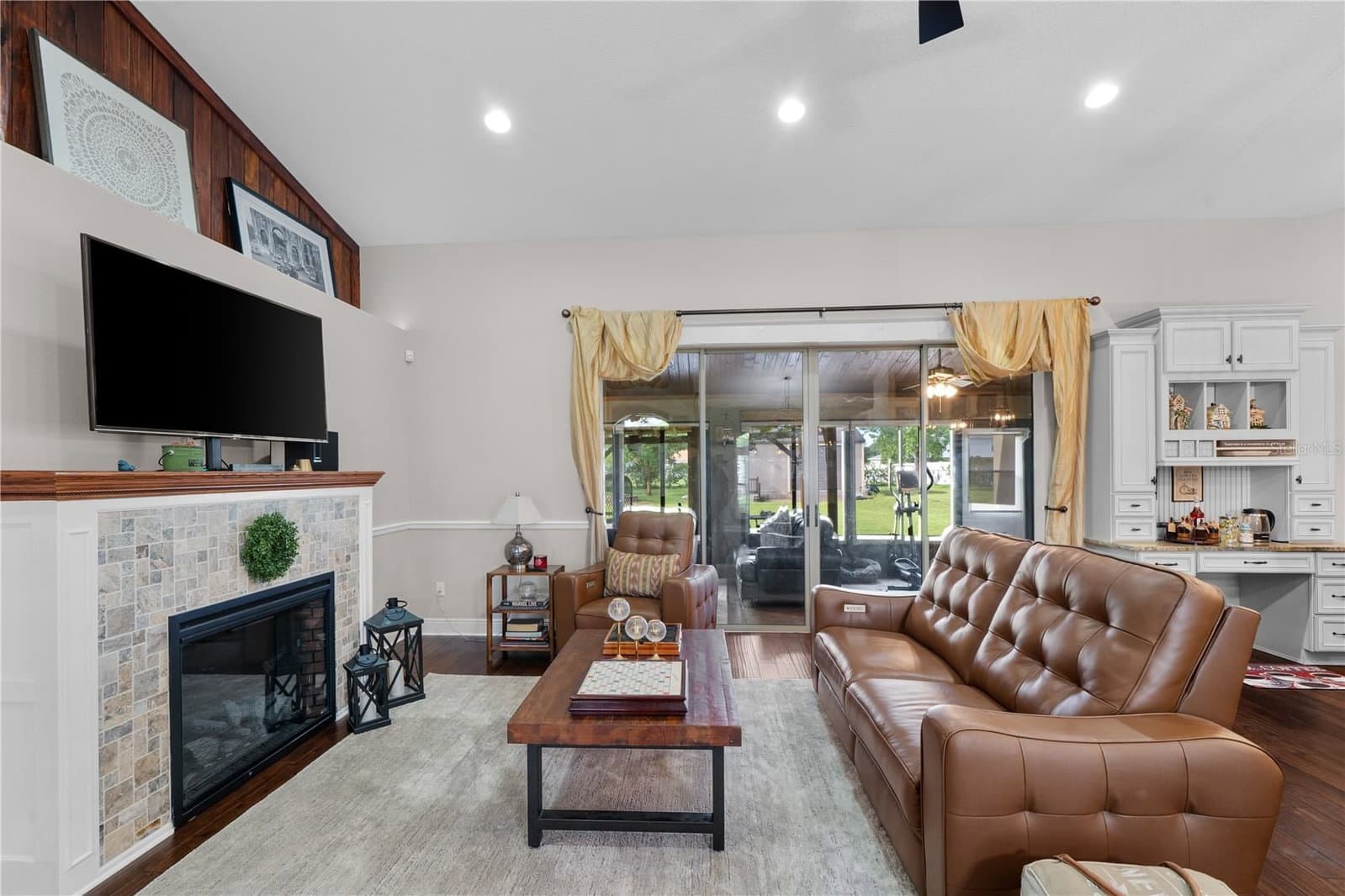 Photo 5 of 4950 114TH STREET
