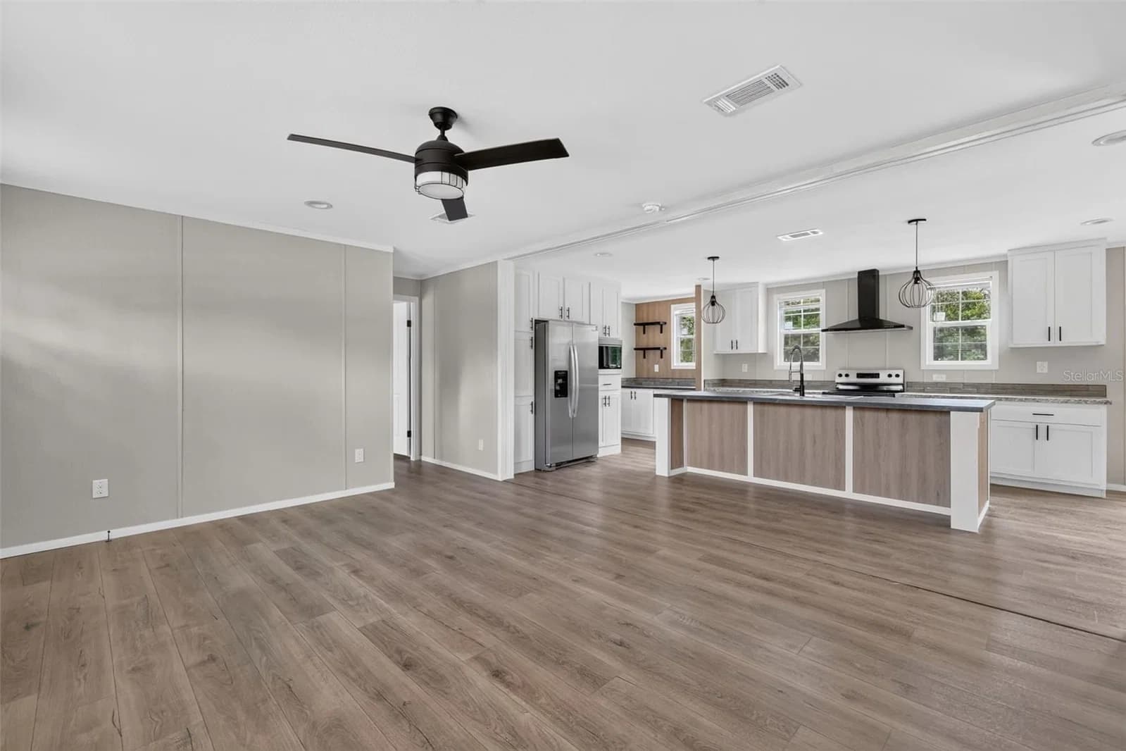 Photo 5 of 16636 57TH Street