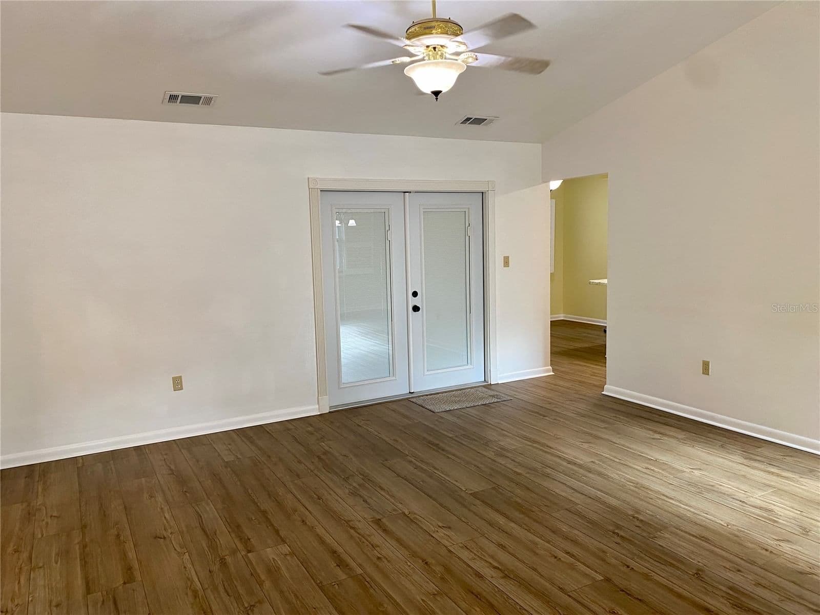 Photo 5 of 4542 TIMBERLANE