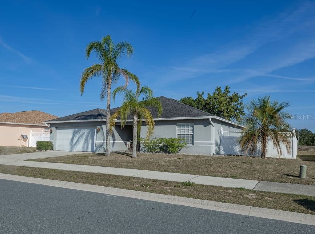 1015 HIGHLAND CREST