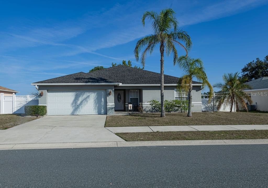 1015 HIGHLAND CREST