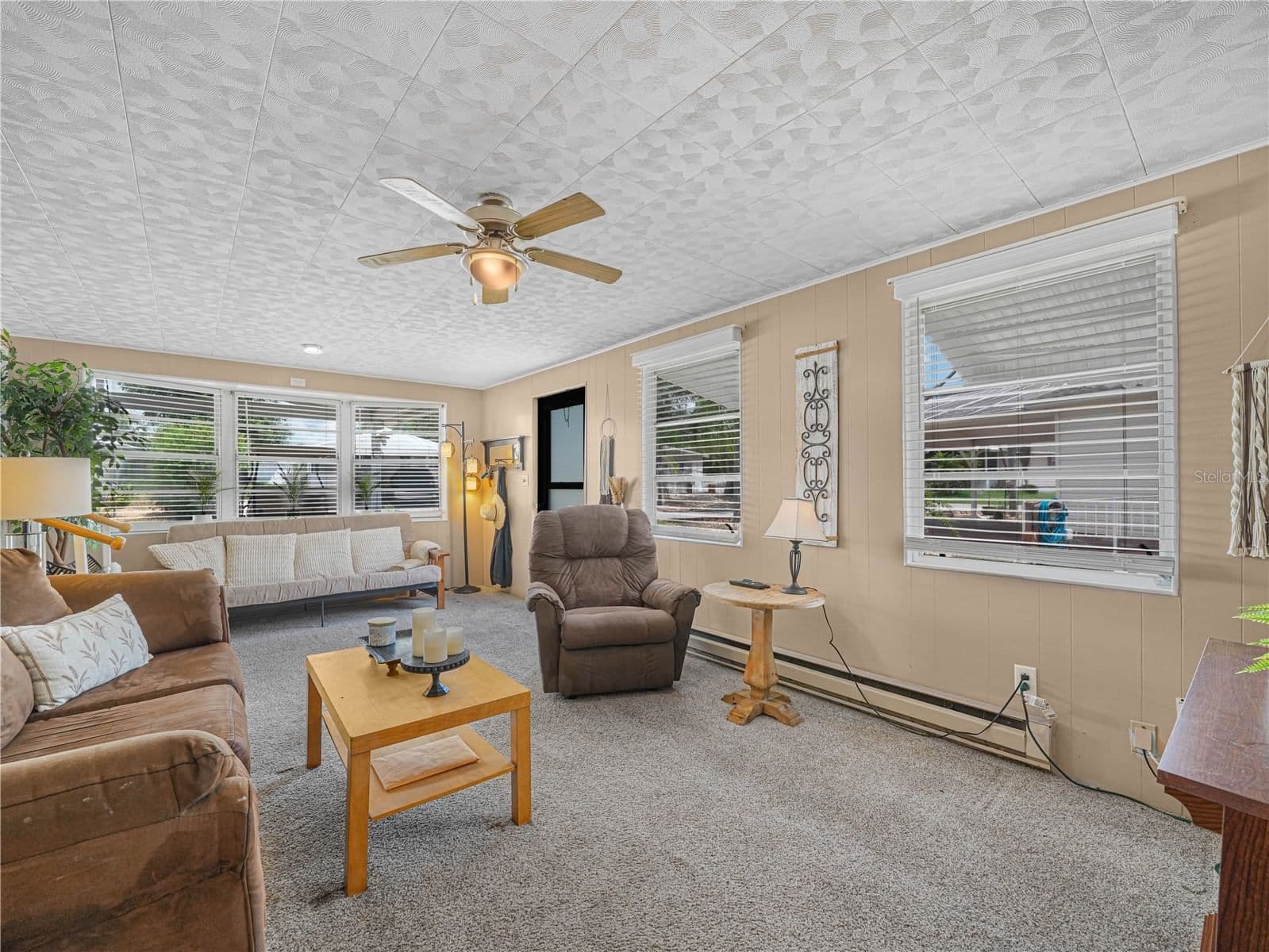 Photo 4 of 47 SILVERSIDES Street