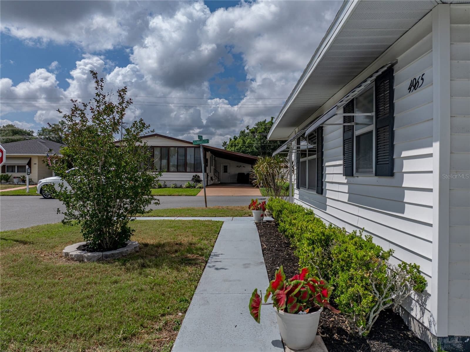 Photo 5 of 4965 GOLDENVIEW