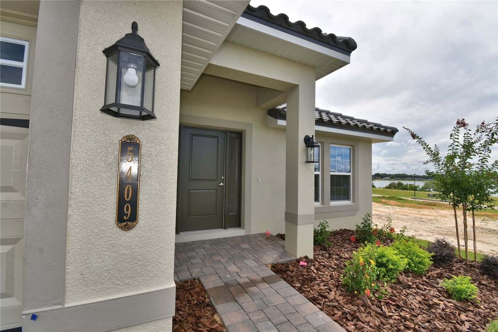 Photo 4 of 5409 WATERSIDE