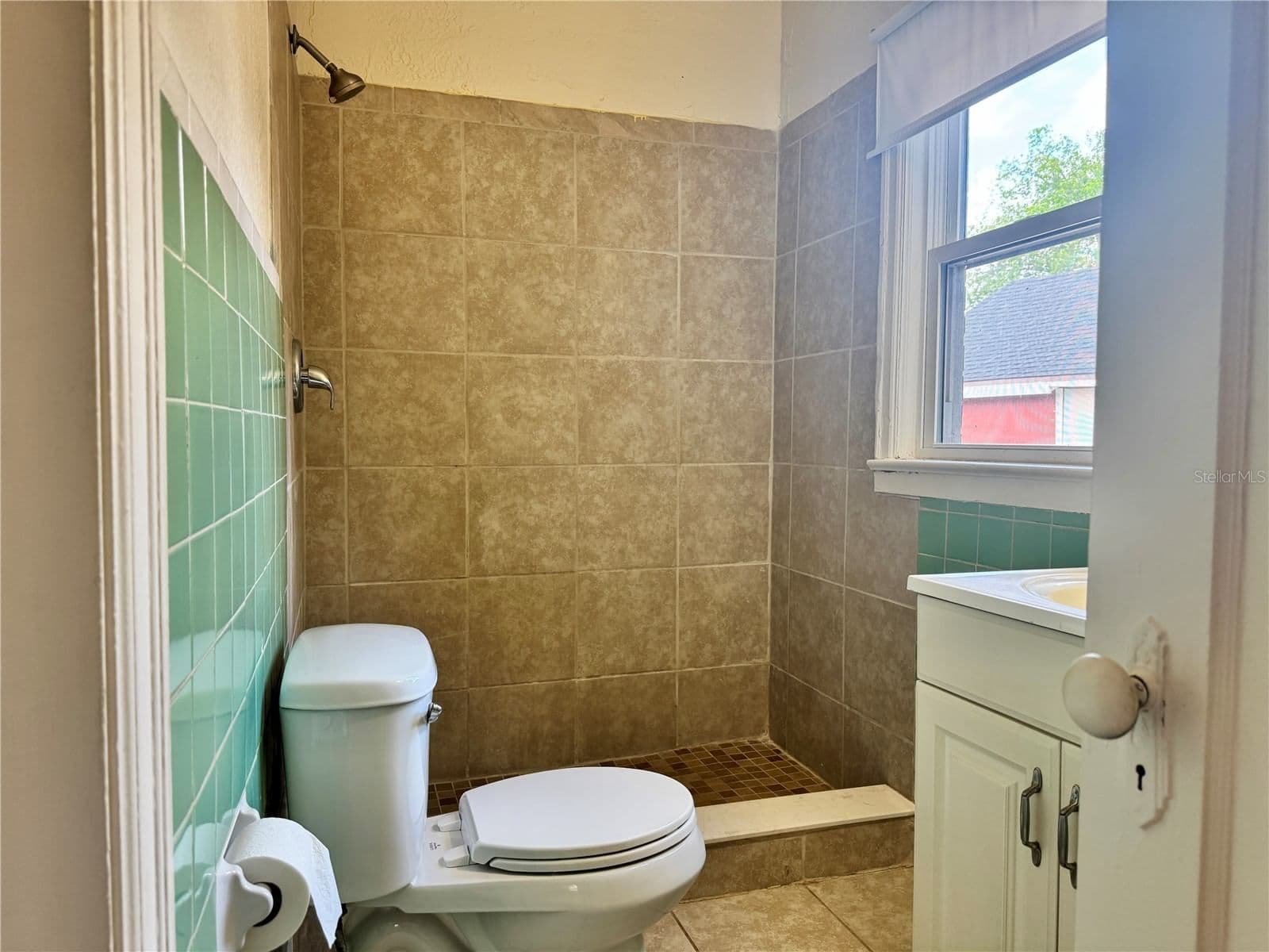 Photo 5 of 425 SESSOMS