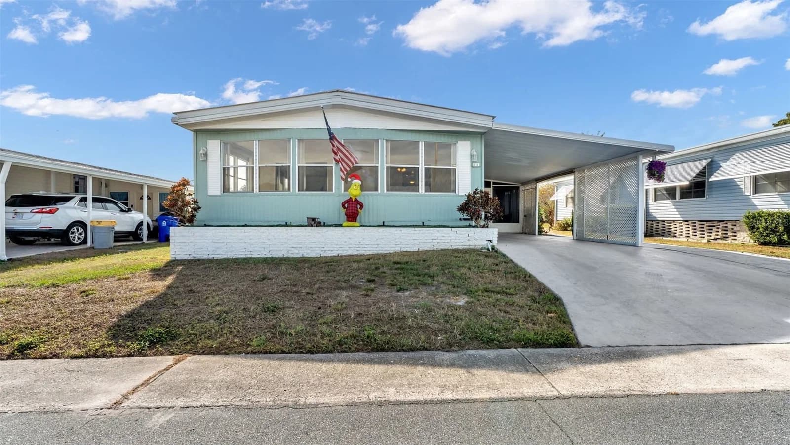 924 ELIZABETH Lane