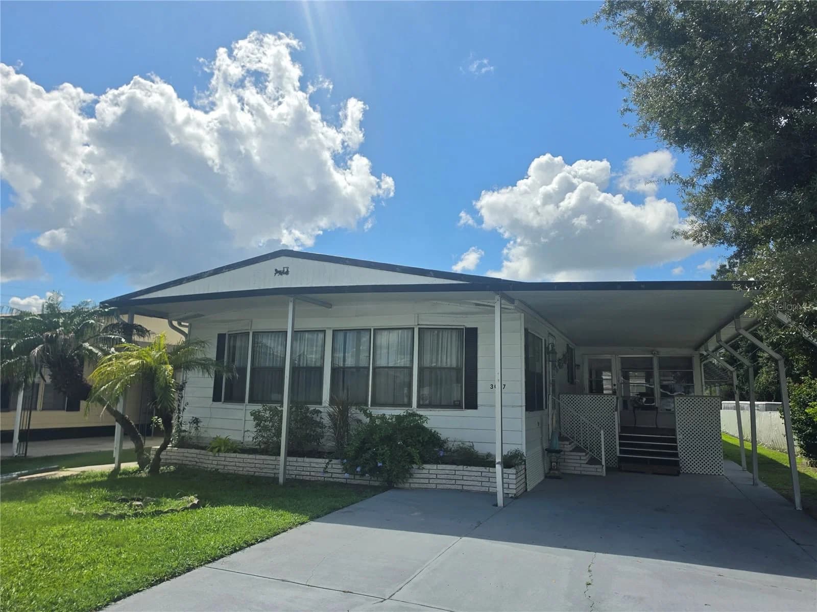 3027 GALAXY Lane