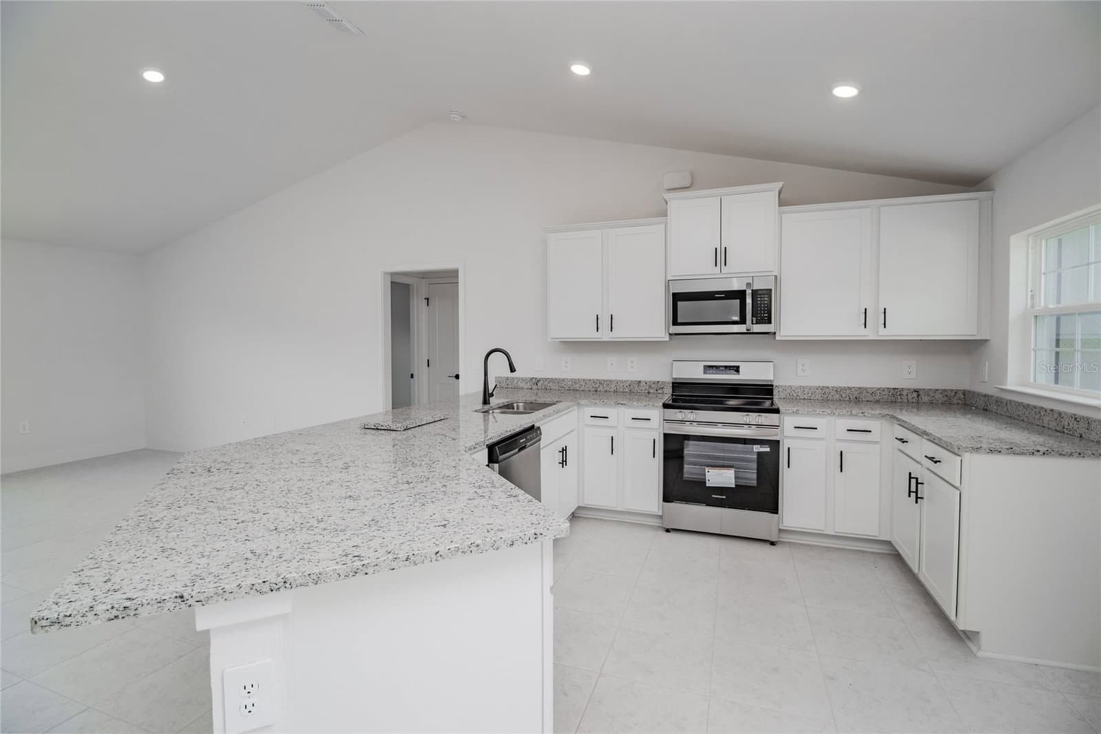 1218 HICKORY NUT