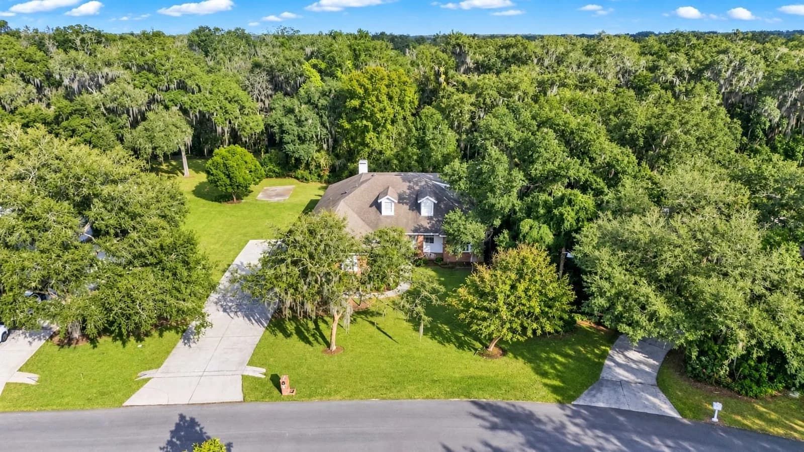 Photo 4 of 1345 N LONGOAK DR Drive