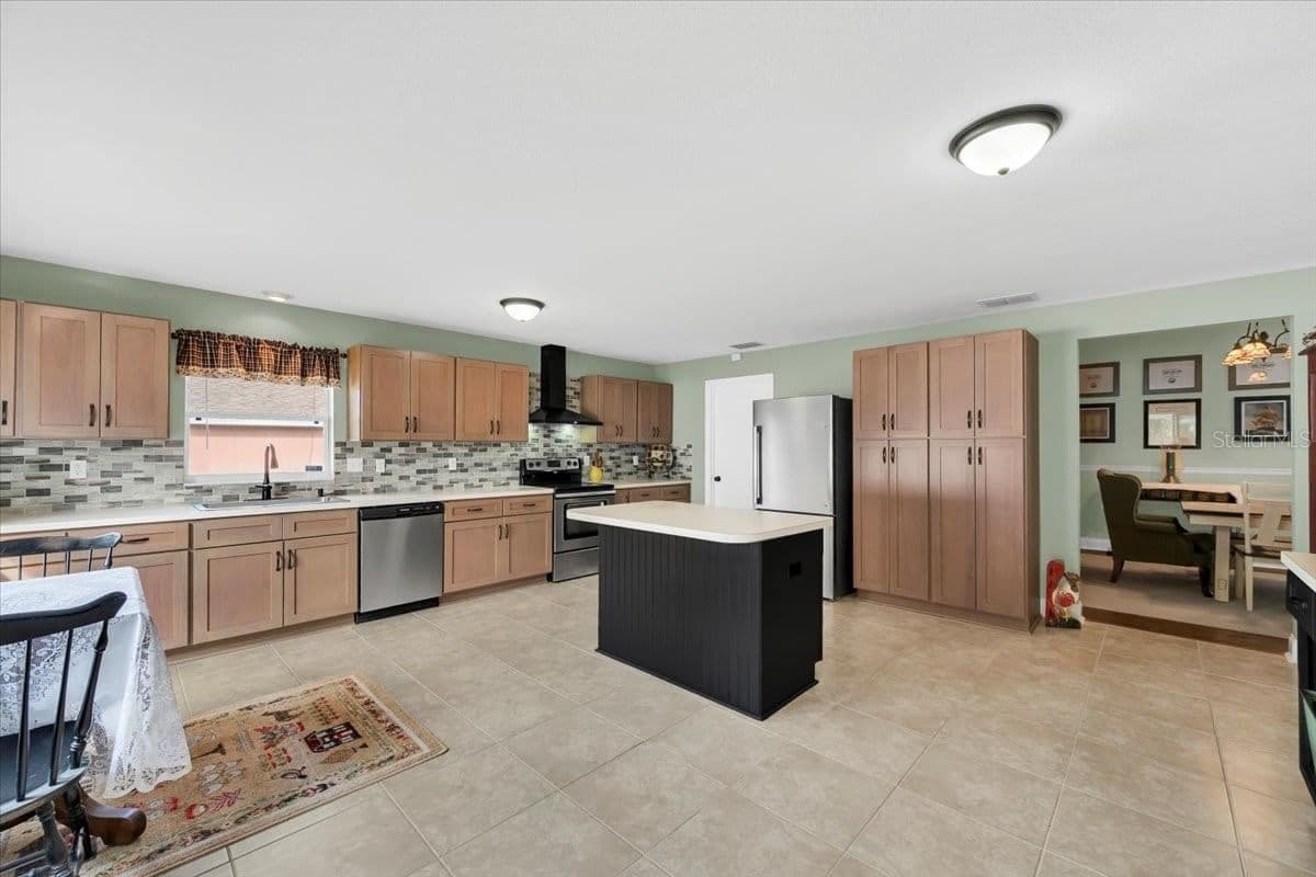 Photo 4 of 6789 ASHBURY