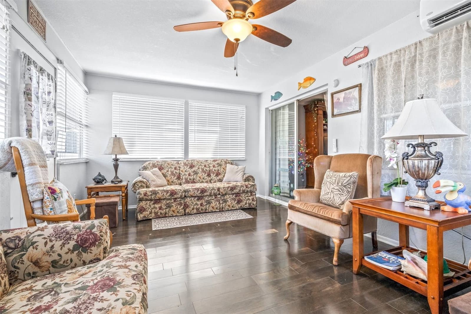 Photo 4 of 4742 CYPRESS