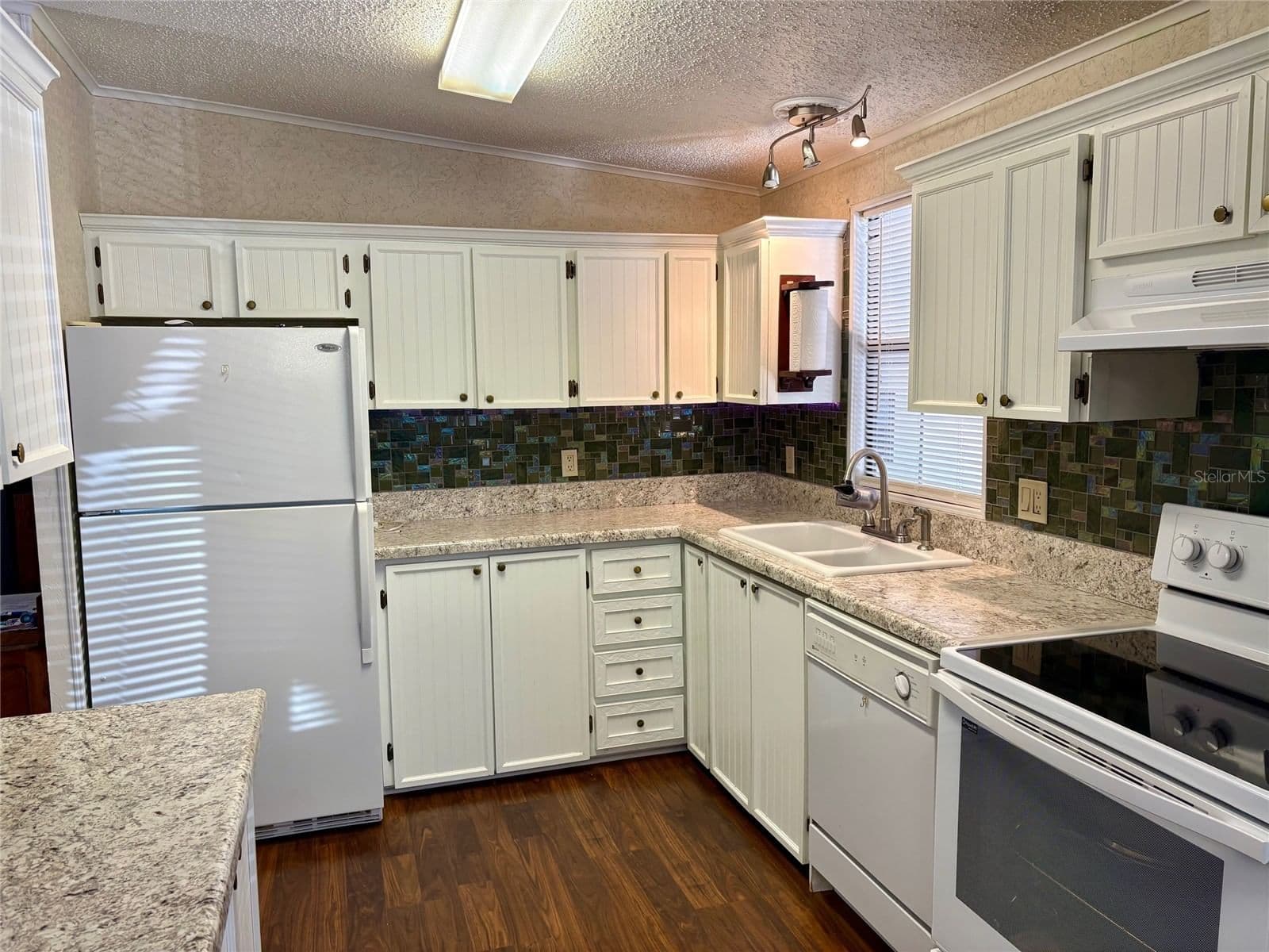Photo 5 of 6081 SOUTHERN OAKS