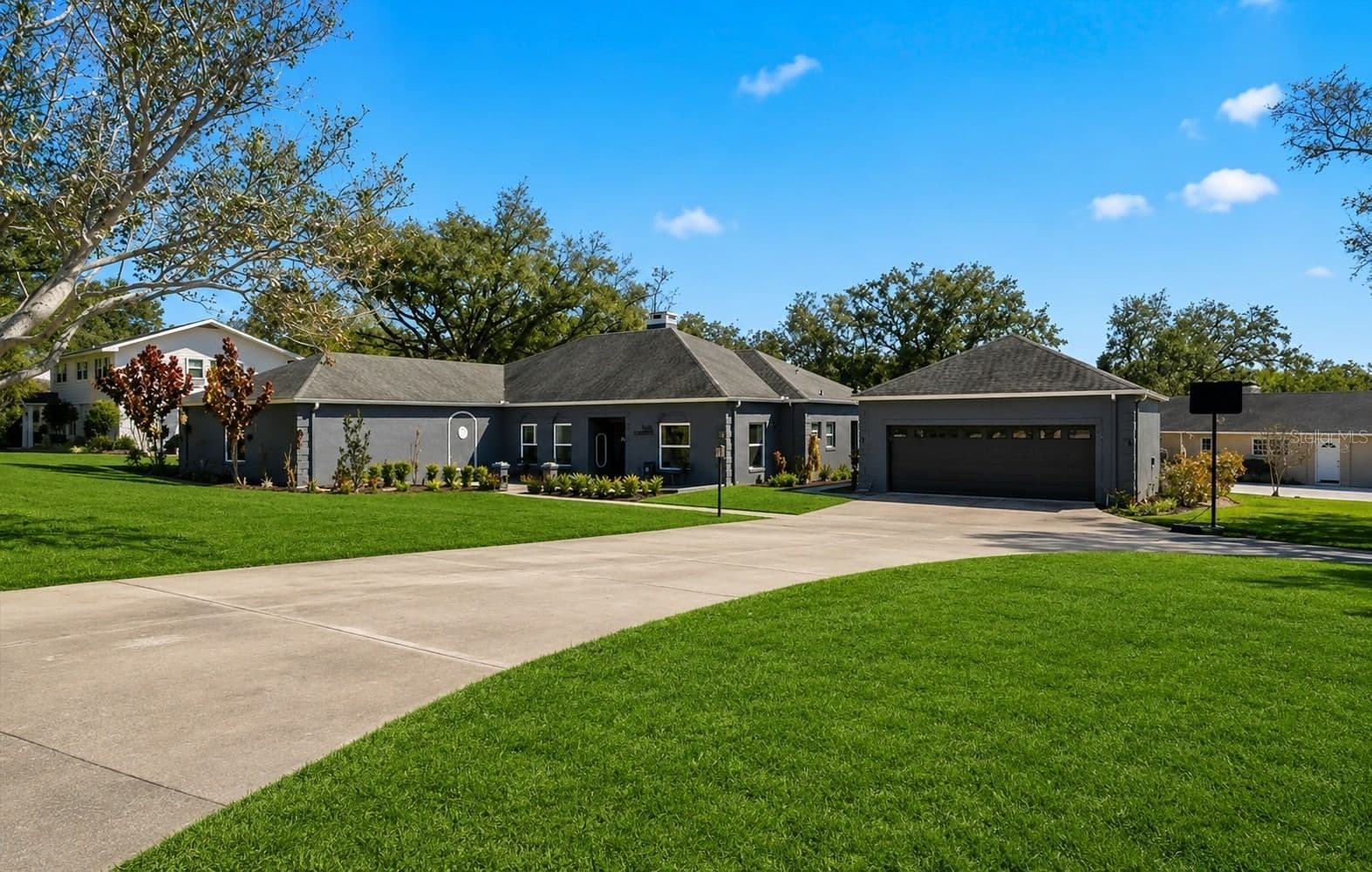 5225 GLENMORE Drive