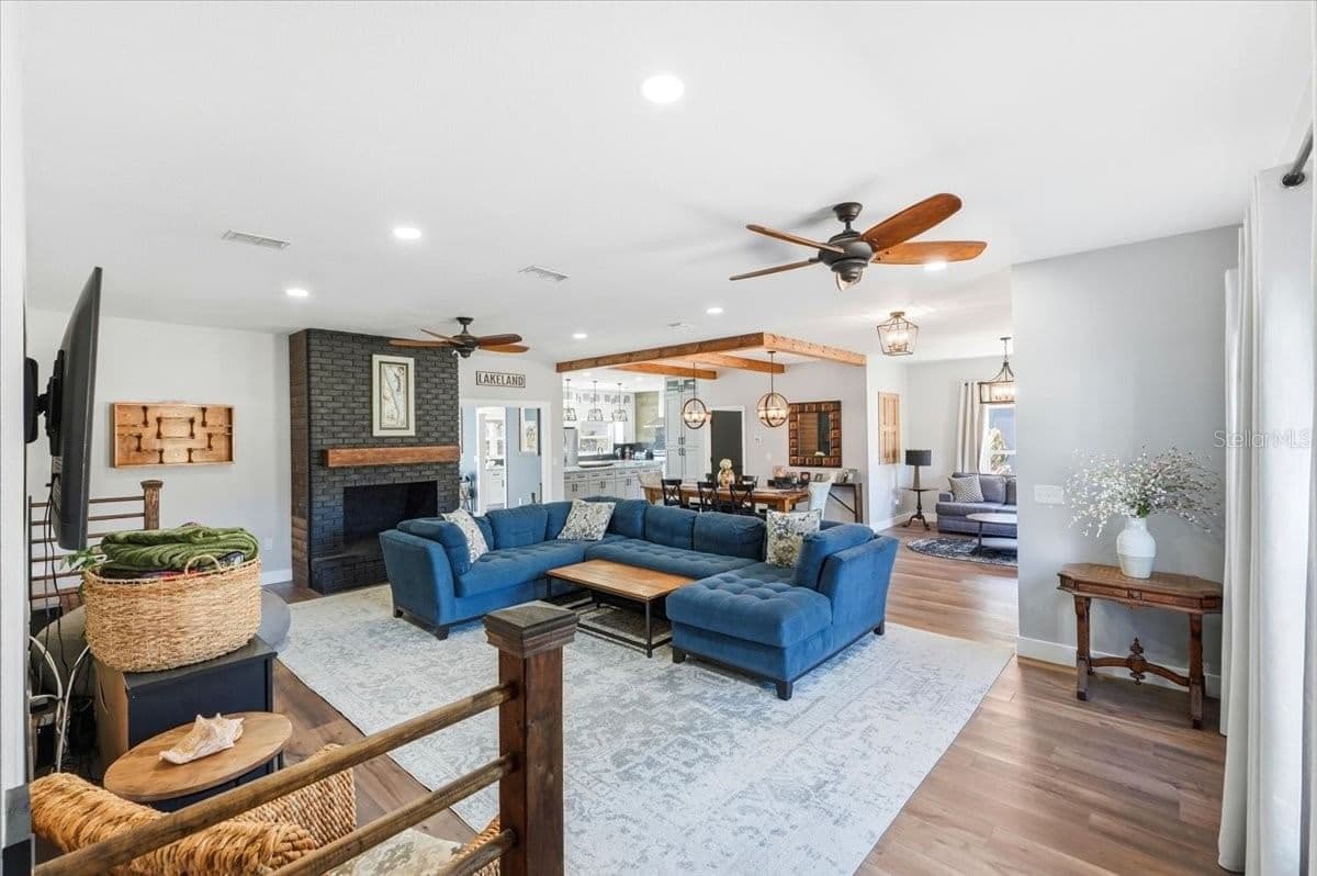 5225 GLENMORE