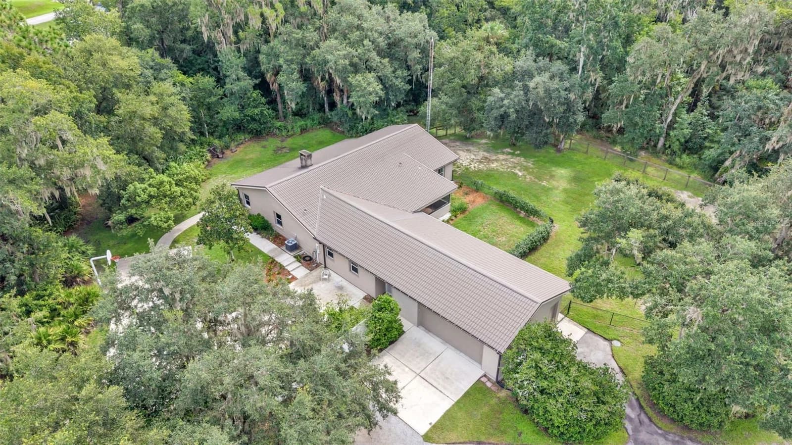 Photo 4 of 6400 E FORESTWOOD Drive