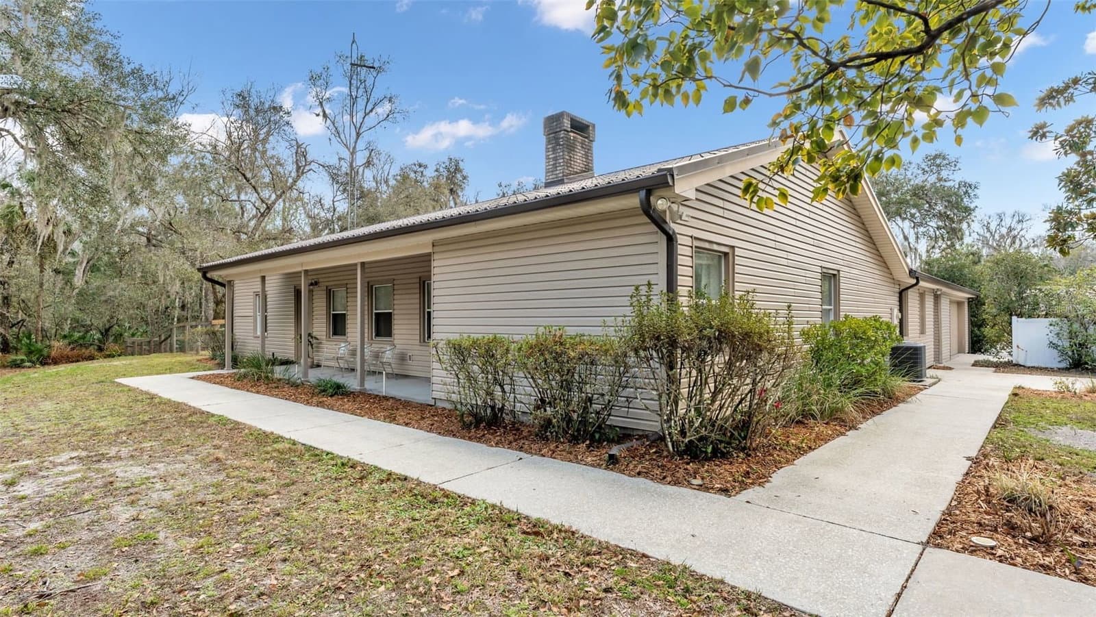 Photo 4 of 6400 FORESTWOOD