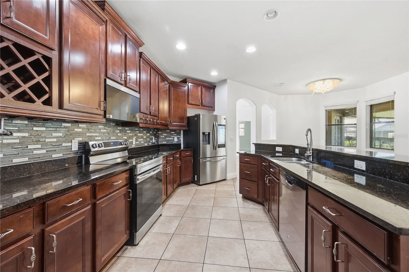 3950 SUNSET LAKE